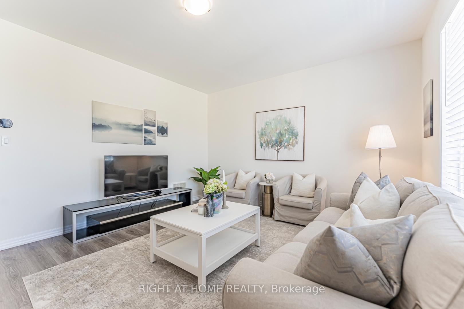Photo 13 of 3315 Vardon Way, Oakville, Glenorchy — HOMEH