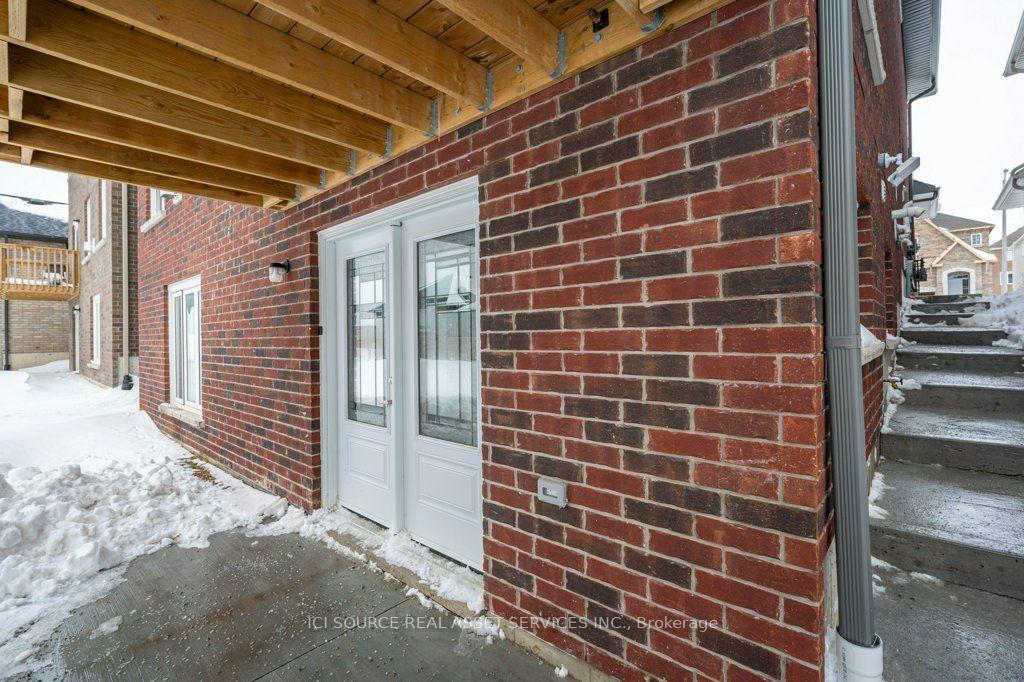 Photo 1 of Unit B, 509 Clayton Avenue, Peterborough, Monaghan Ward 2 — HOMEH