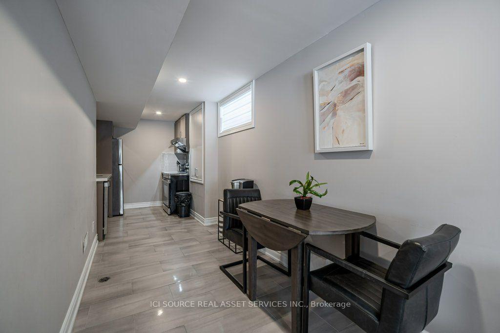 Photo 4 of Unit B, 509 Clayton Avenue, Peterborough, Monaghan Ward 2 — HOMEH