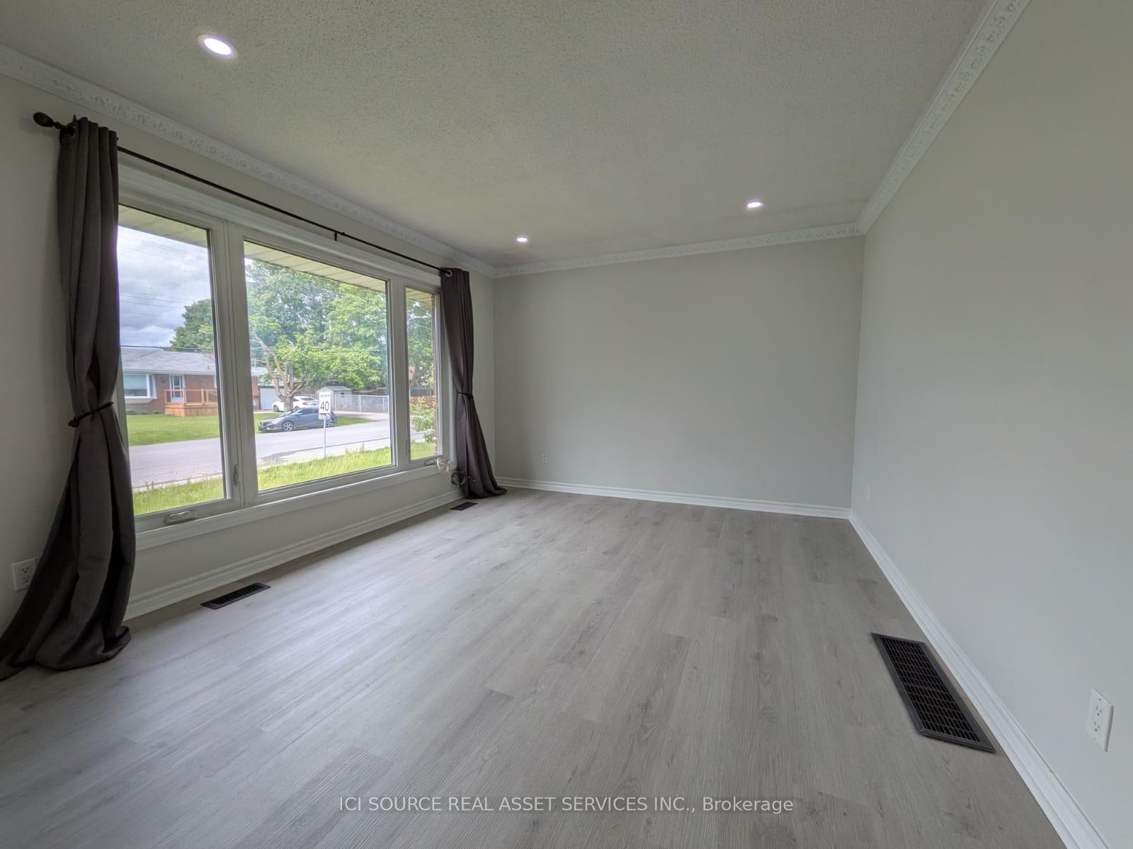 Photo 3 of Unit A - Upper, 21 Parkdale Drive, Belleville, Belleville Ward — HOMEH