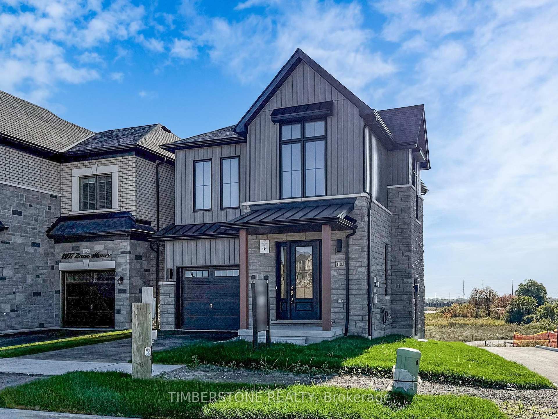 Photo 2 of 1103 Zircon Manor, Pickering, Rural Pickering — HOMEH