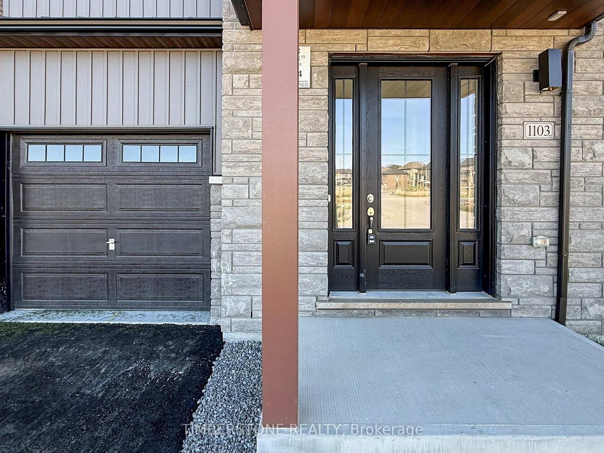 Photo 3 of 1103 Zircon Manor, Pickering, Rural Pickering — HOMEH