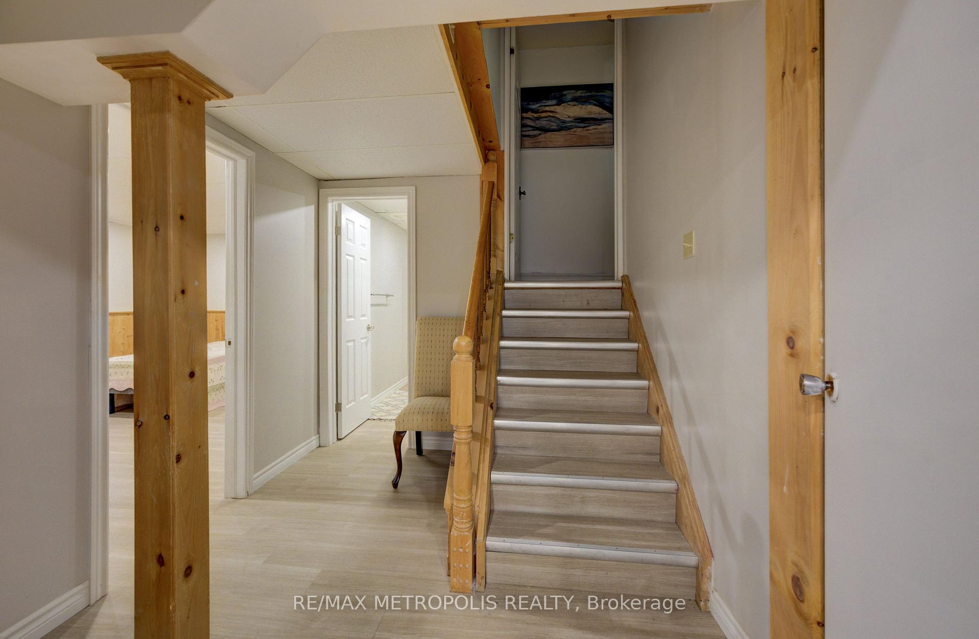 Photo 4 of 269 Burnett Avenue, Cambridge, Sheldon-Conestoga — HOMEH