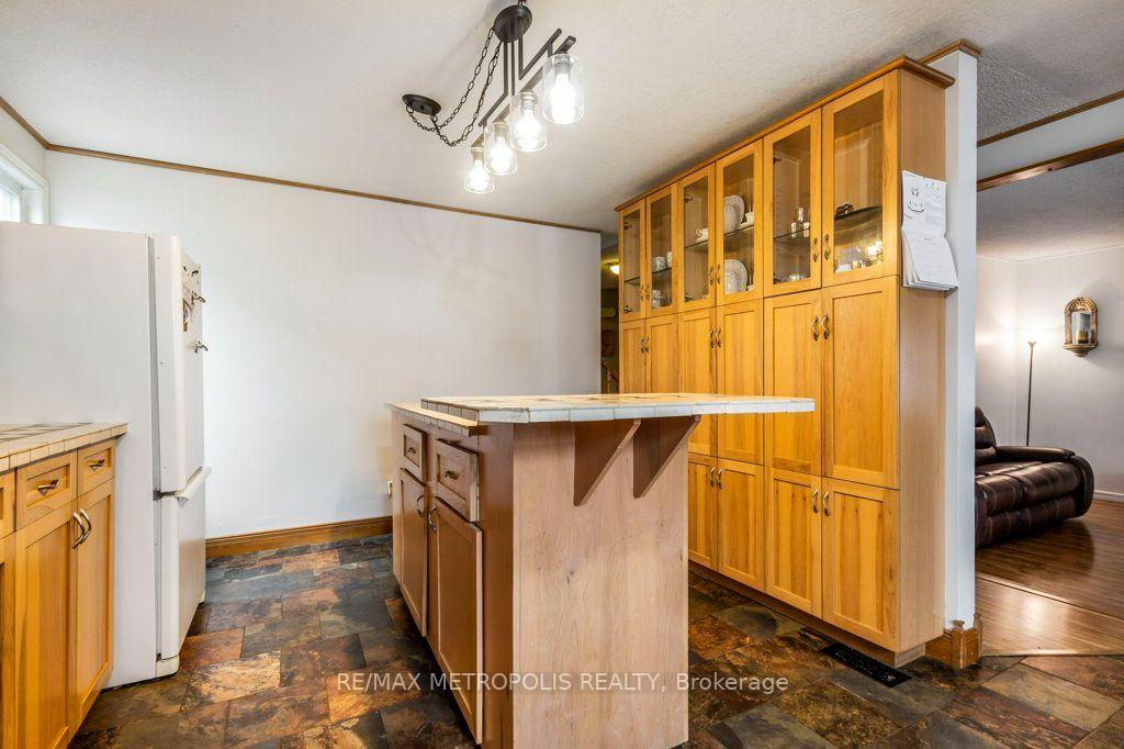 Photo 9 of 269 Burnett Avenue, Cambridge, Sheldon-Conestoga — HOMEH
