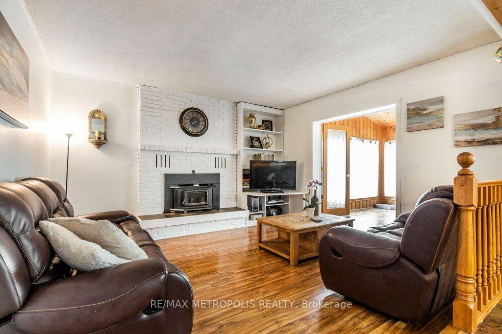 Photo 12 of 269 Burnett Avenue, Cambridge, Sheldon-Conestoga — HOMEH