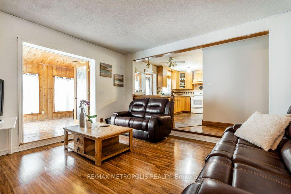 Photo 13 of 269 Burnett Avenue, Cambridge, Sheldon-Conestoga — HOMEH