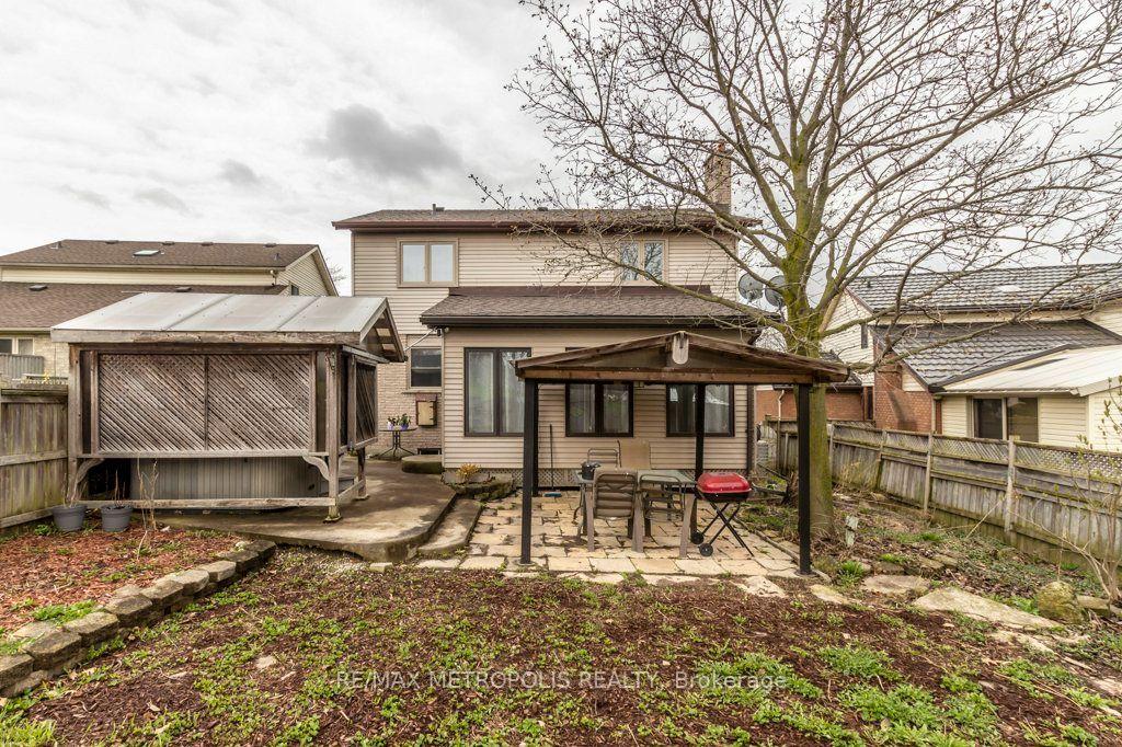 Photo 35 of 269 Burnett Avenue, Cambridge, Sheldon-Conestoga — HOMEH