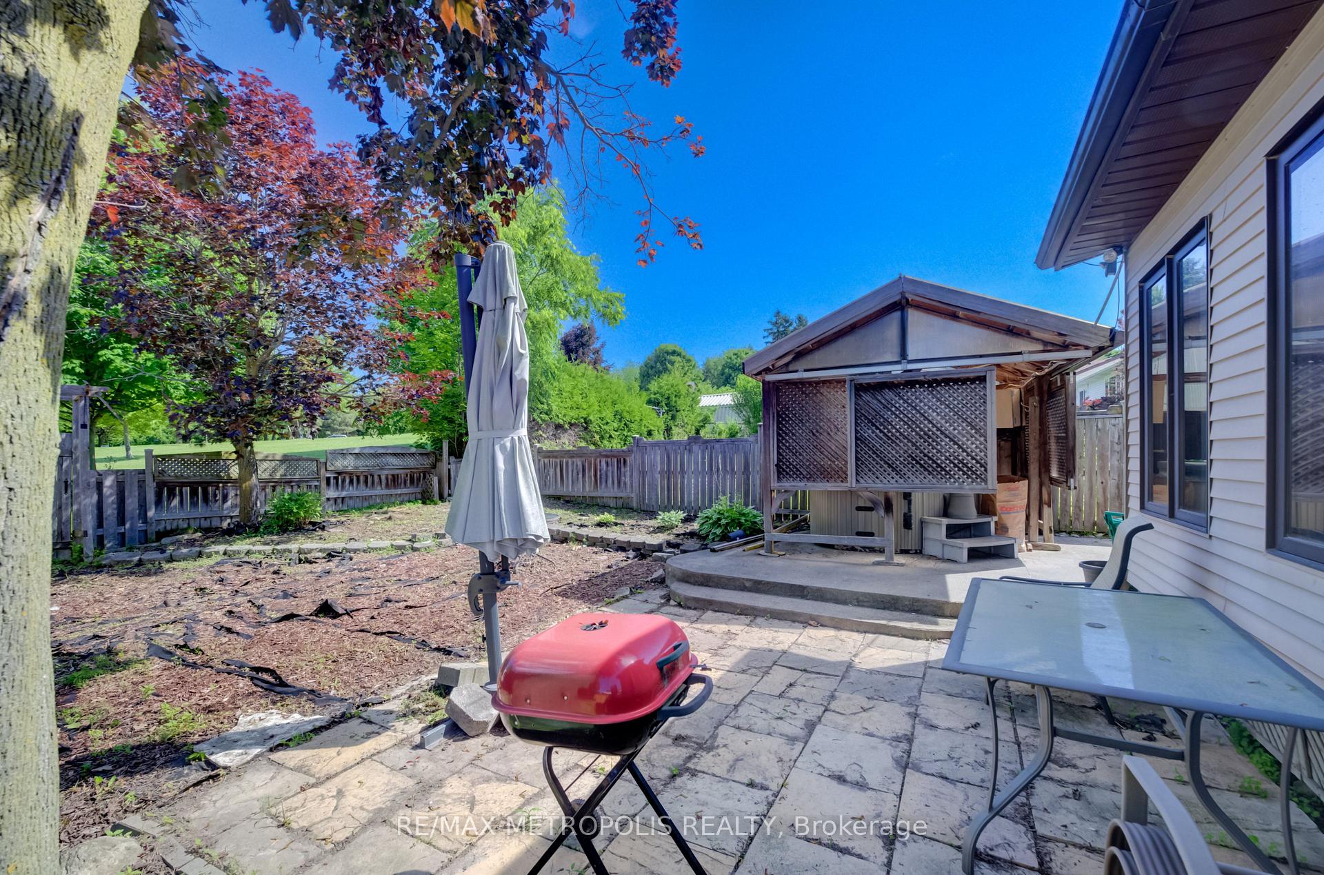 Photo 38 of 269 Burnett Avenue, Cambridge, Sheldon-Conestoga — HOMEH