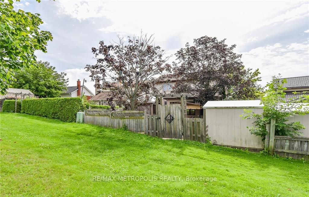 Photo 40 of 269 Burnett Avenue, Cambridge, Sheldon-Conestoga — HOMEH