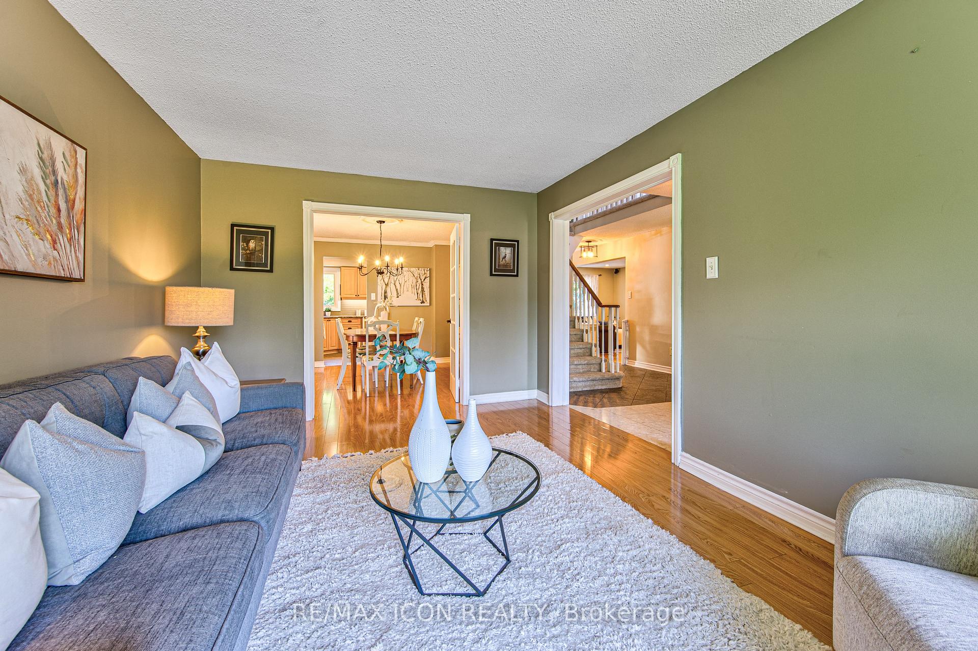 Photo 5 of 15 Hall Crescent, Brampton, Northwood Park — HOMEH