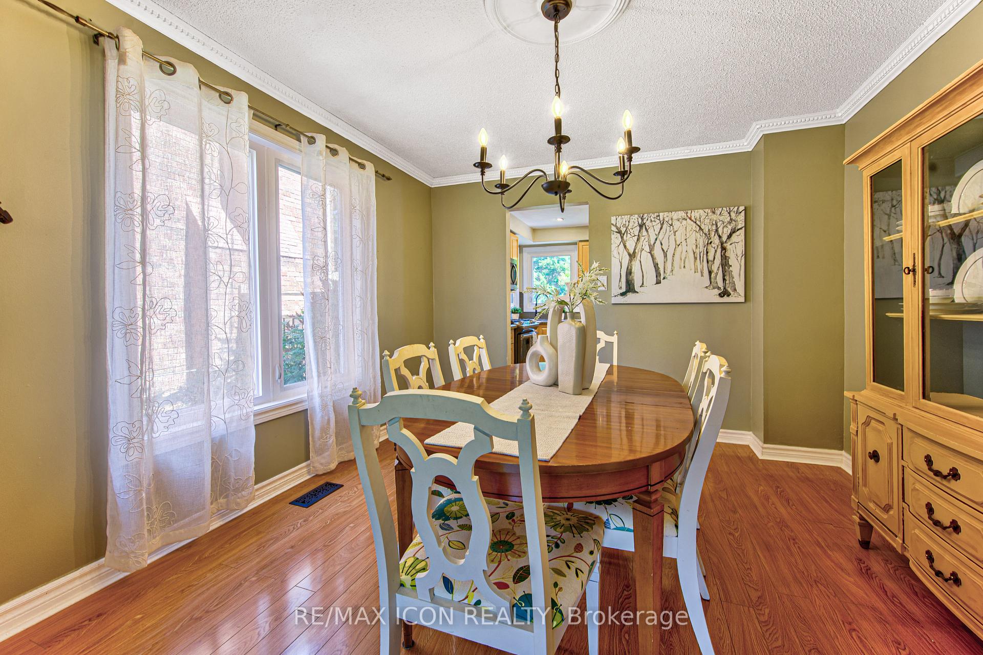 Photo 6 of 15 Hall Crescent, Brampton, Northwood Park — HOMEH