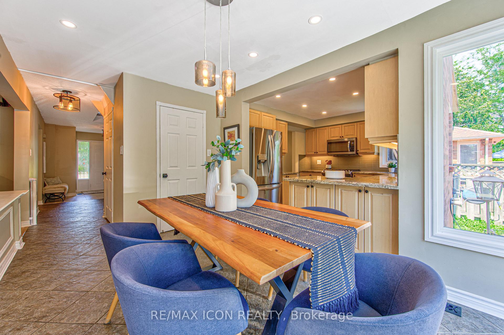 Photo 13 of 15 Hall Crescent, Brampton, Northwood Park — HOMEH