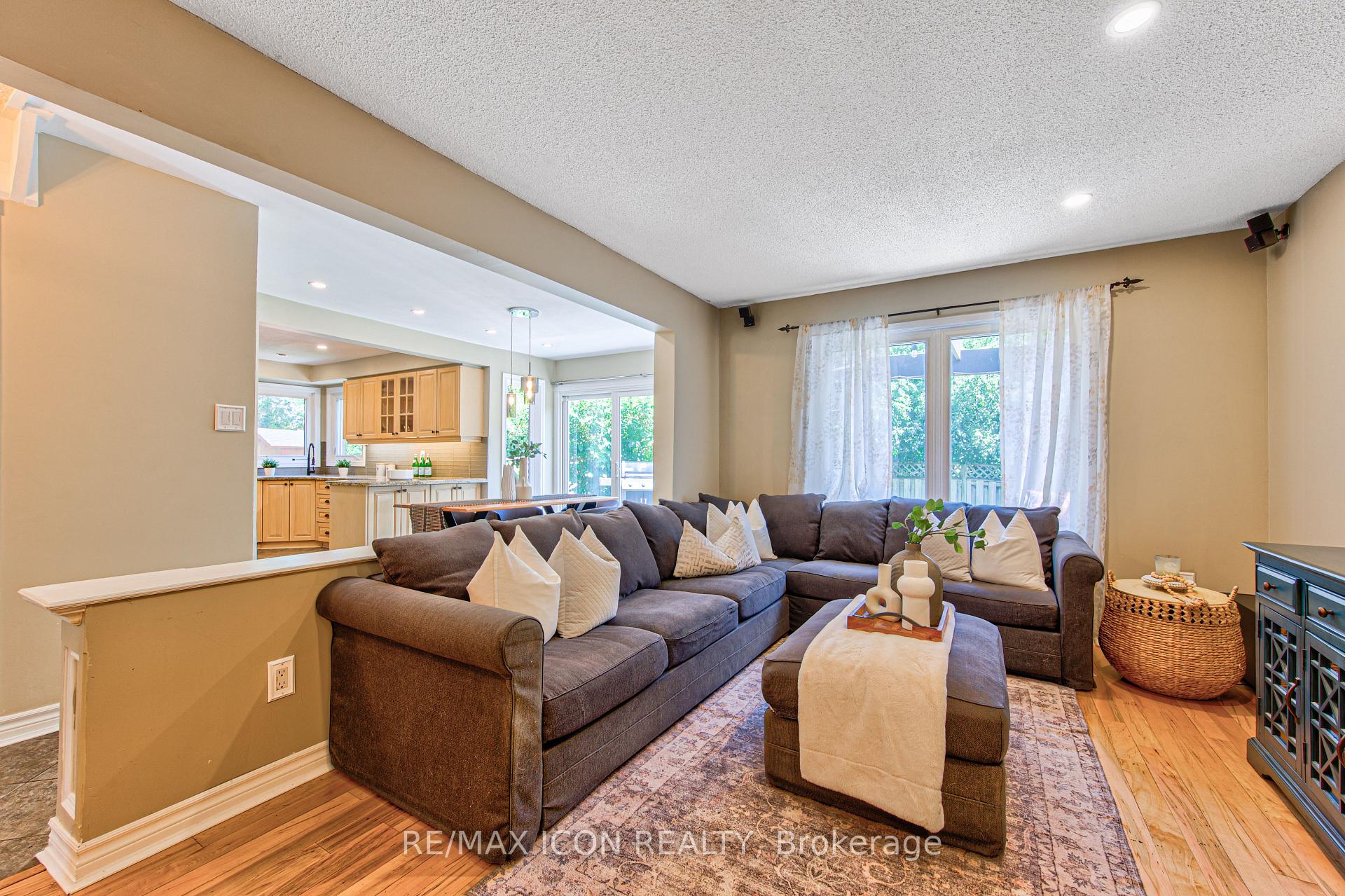 Photo 15 of 15 Hall Crescent, Brampton, Northwood Park — HOMEH