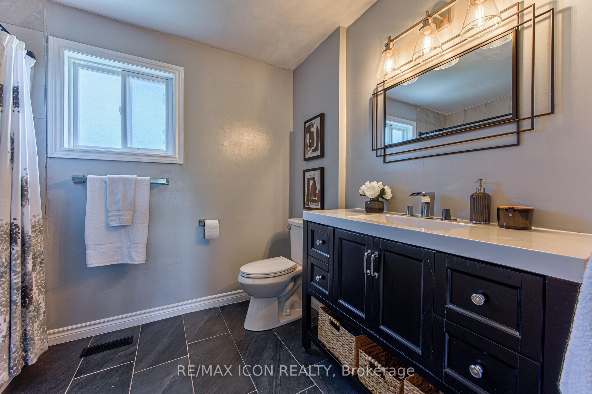 Photo 22 of 15 Hall Crescent, Brampton, Northwood Park — HOMEH