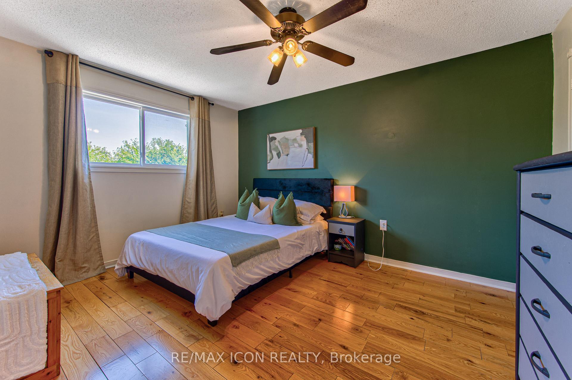 Photo 23 of 15 Hall Crescent, Brampton, Northwood Park — HOMEH