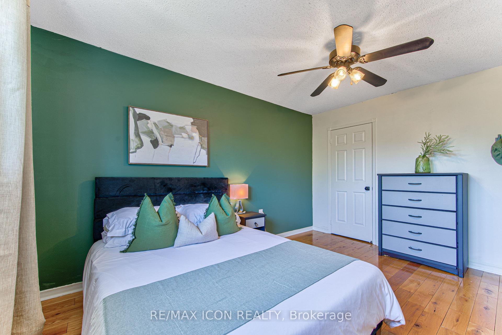 Photo 24 of 15 Hall Crescent, Brampton, Northwood Park — HOMEH