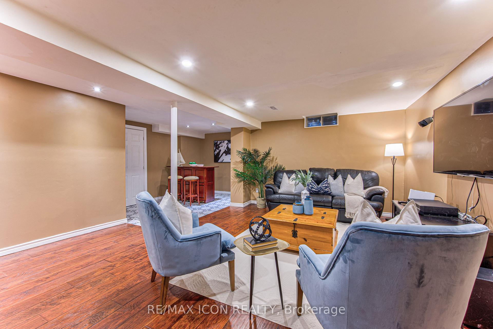 Photo 33 of 15 Hall Crescent, Brampton, Northwood Park — HOMEH