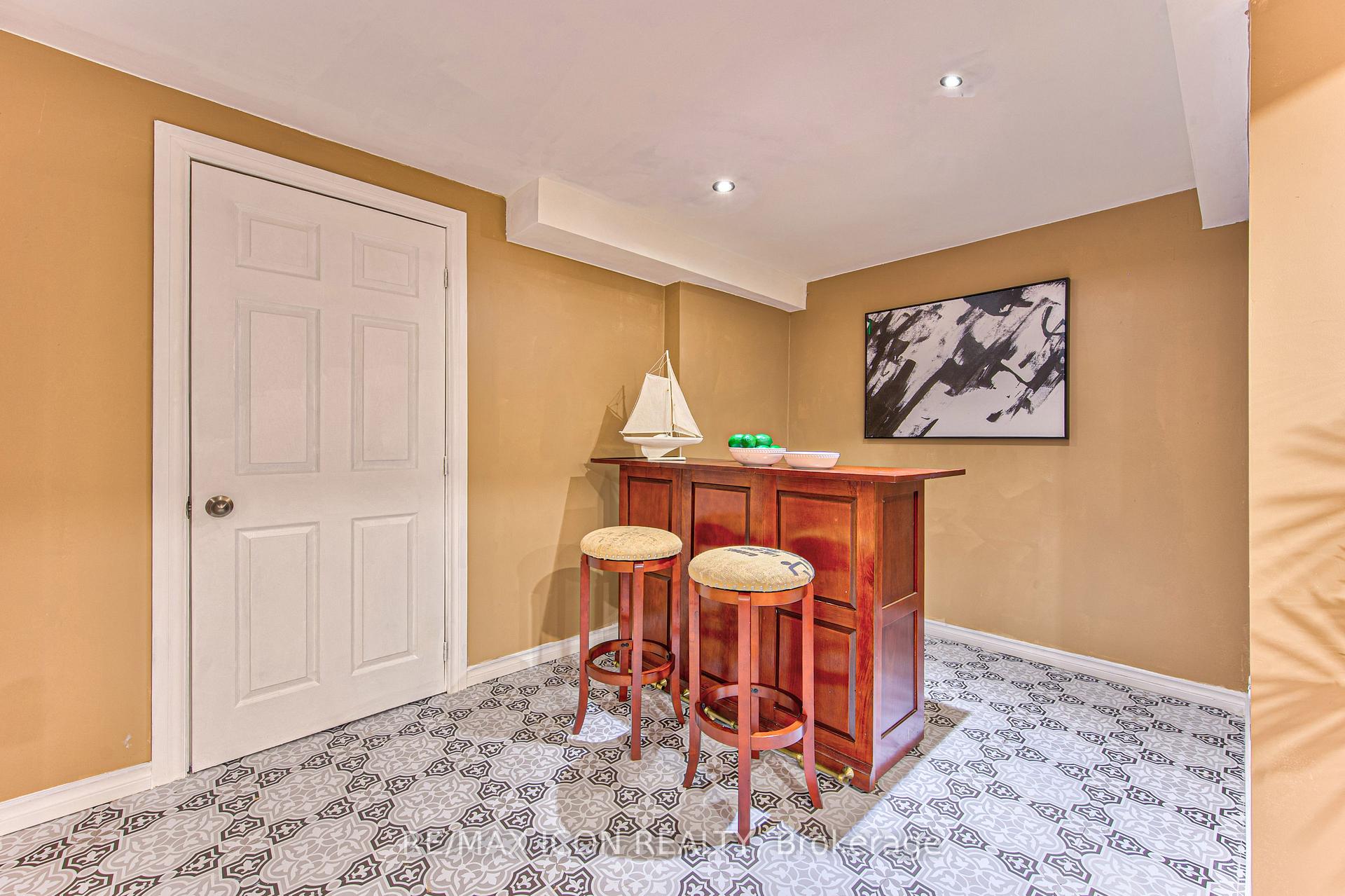 Photo 35 of 15 Hall Crescent, Brampton, Northwood Park — HOMEH