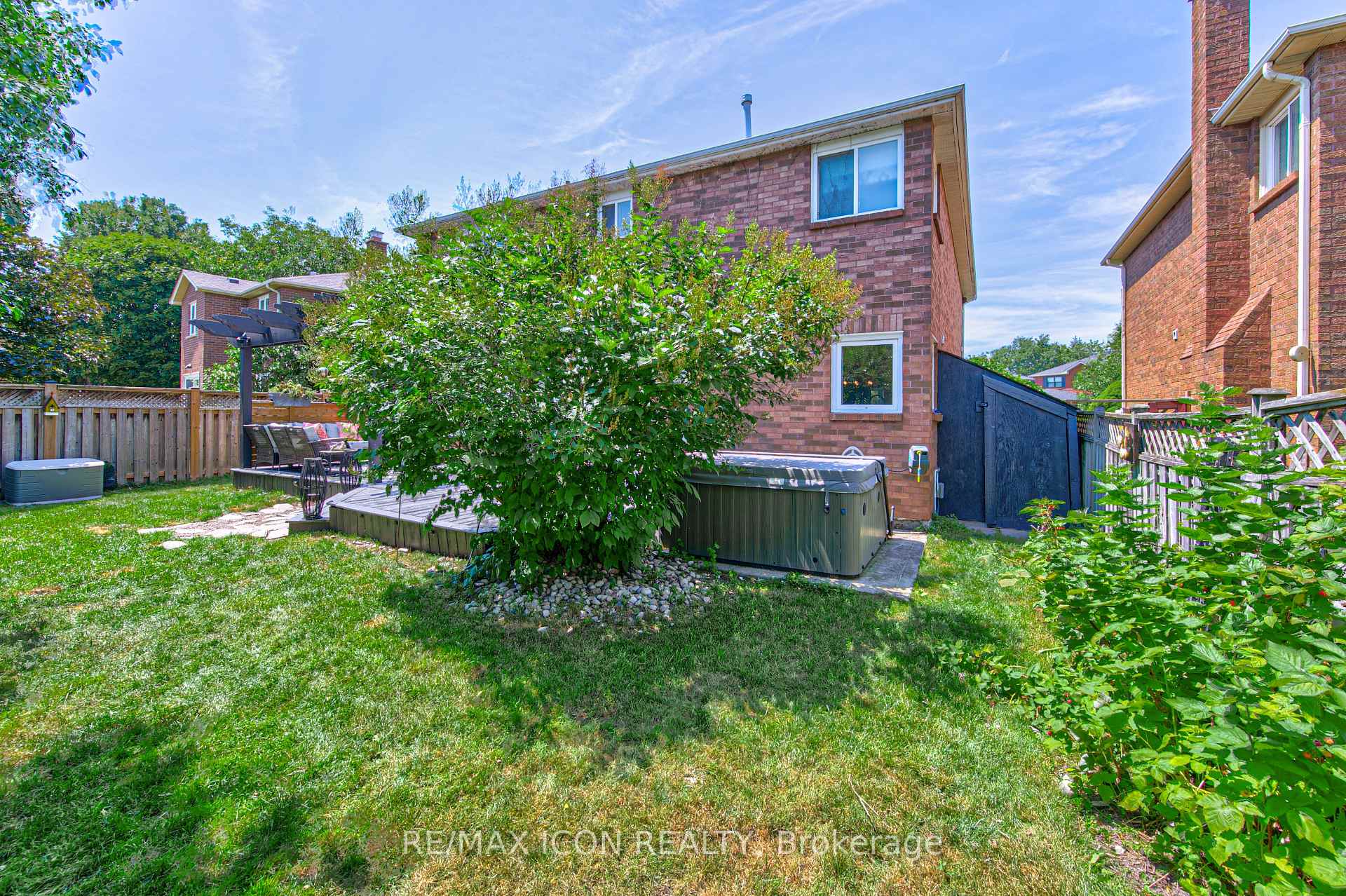 Photo 42 of 15 Hall Crescent, Brampton, Northwood Park — HOMEH