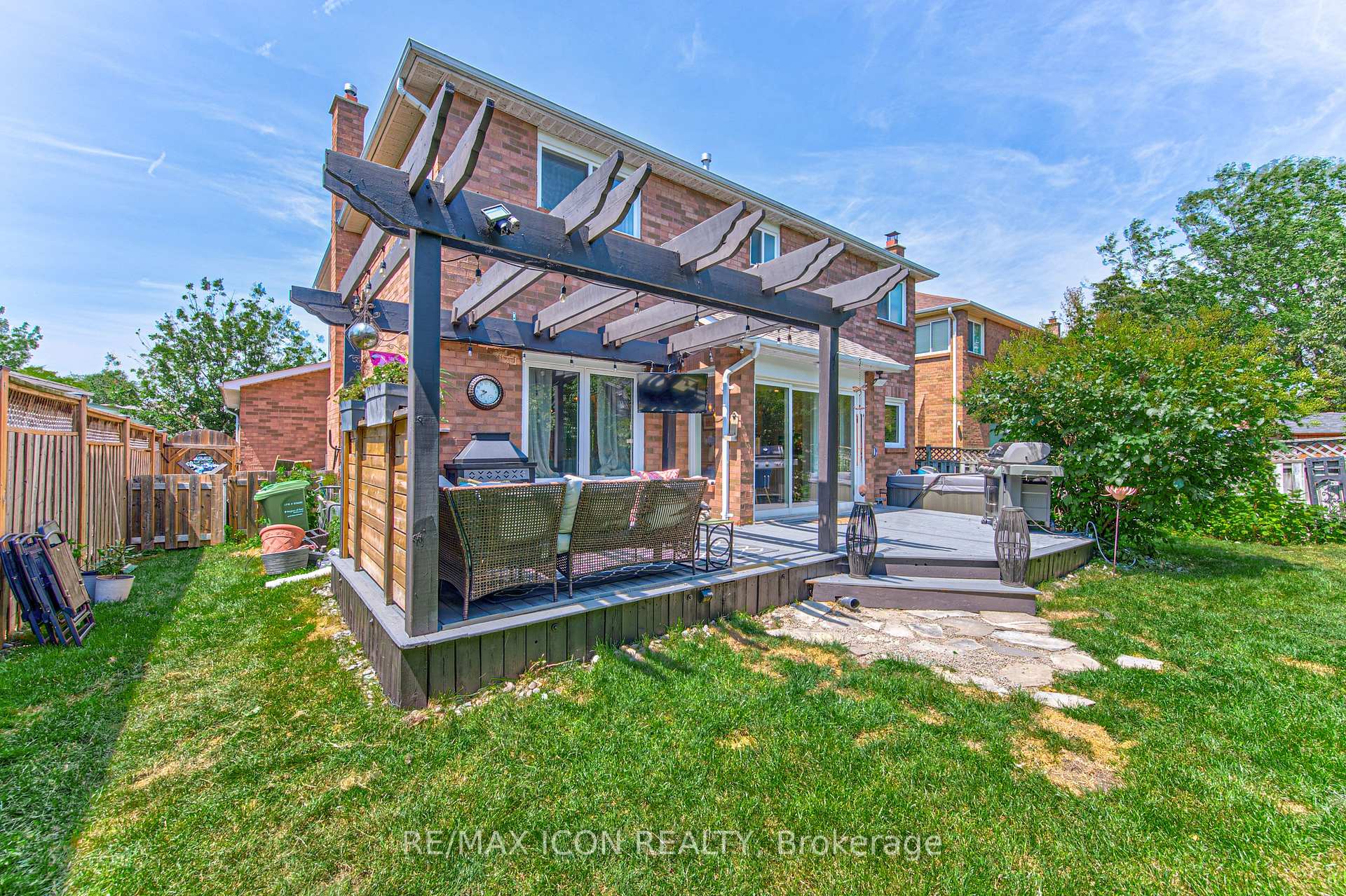 Photo 44 of 15 Hall Crescent, Brampton, Northwood Park — HOMEH