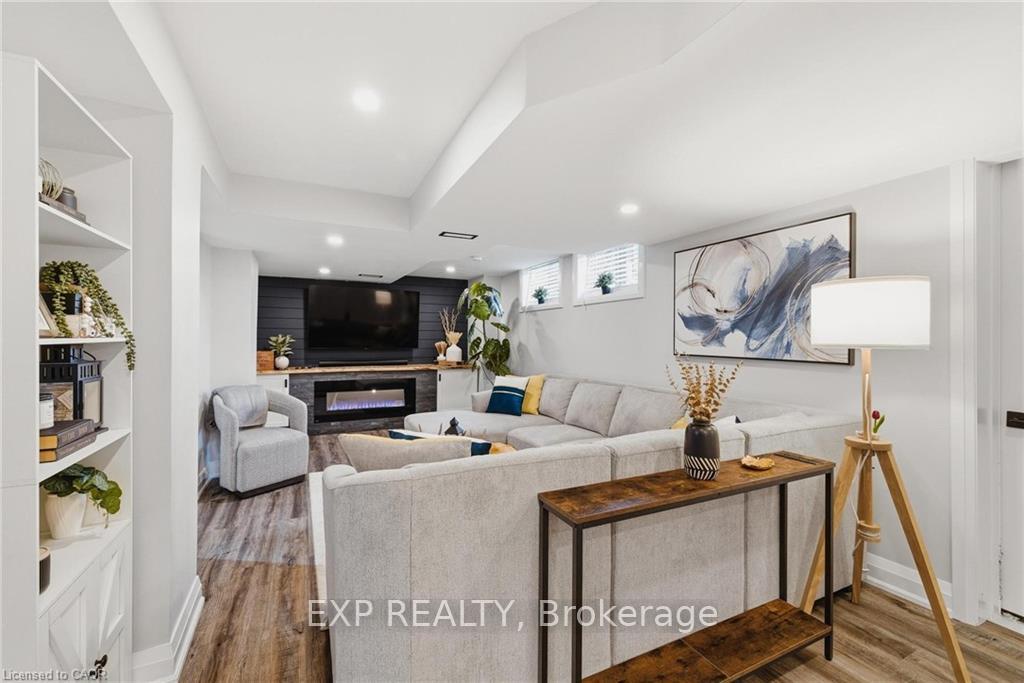 Photo 1 of 120 Elgin Crescent, Waterloo, Downtown Waterloo — HOMEH
