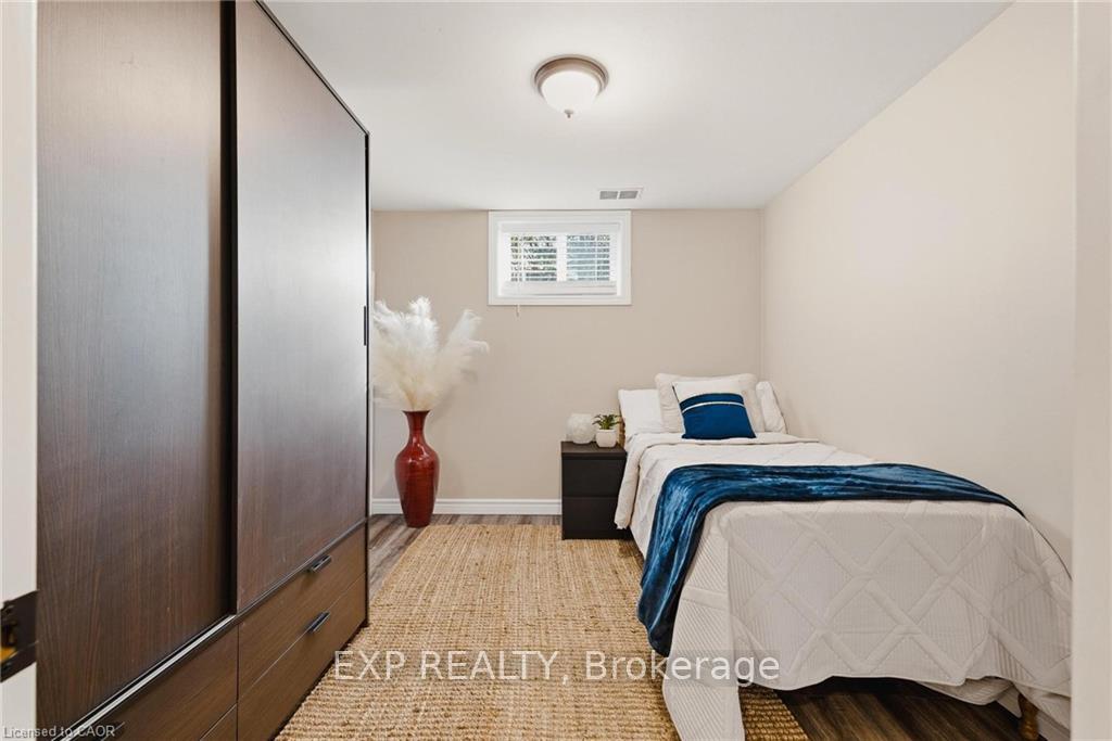 Photo 7 of 120 Elgin Crescent, Waterloo, Downtown Waterloo — HOMEH
