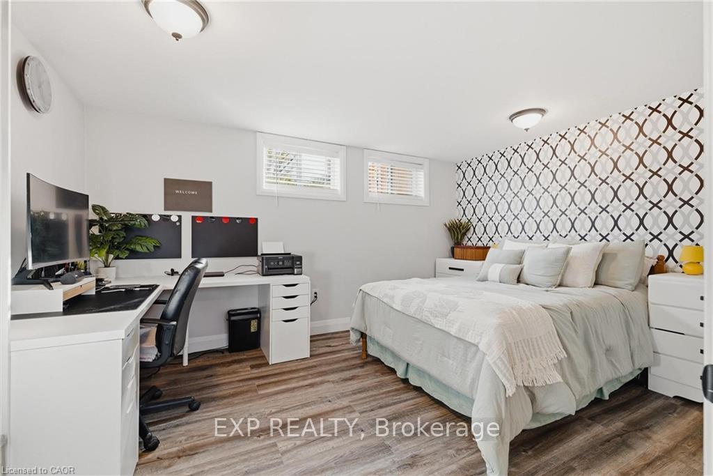 Photo 8 of 120 Elgin Crescent, Waterloo, Downtown Waterloo — HOMEH