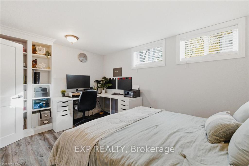 Photo 9 of 120 Elgin Crescent, Waterloo, Downtown Waterloo — HOMEH
