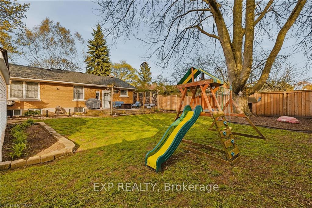 Photo 30 of 120 Elgin Crescent, Waterloo, Downtown Waterloo — HOMEH