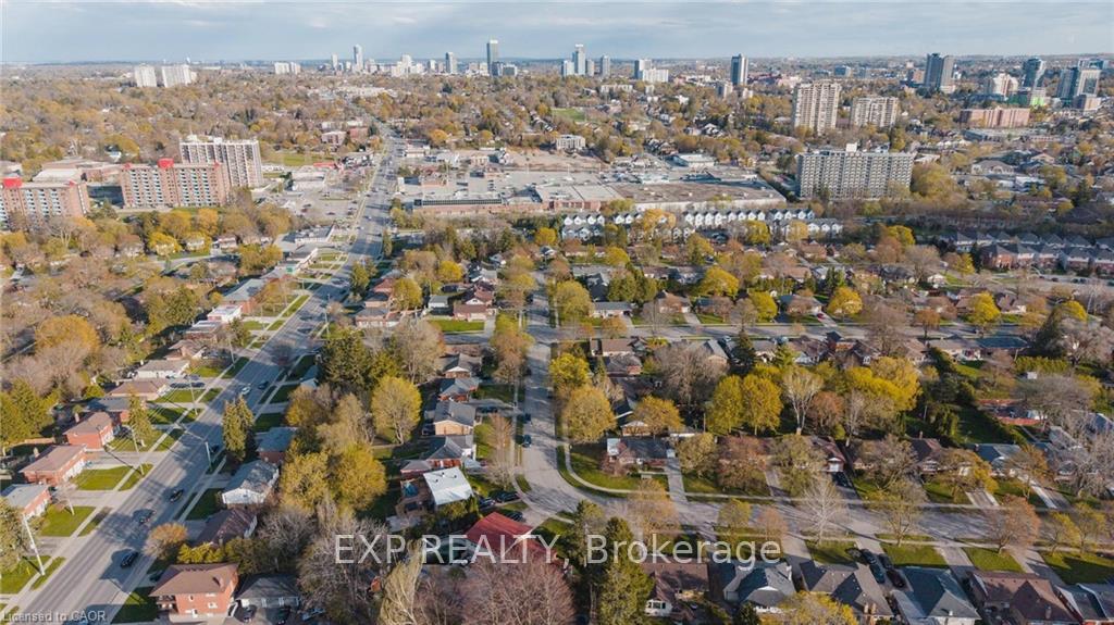 Photo 37 of 120 Elgin Crescent, Waterloo, Downtown Waterloo — HOMEH