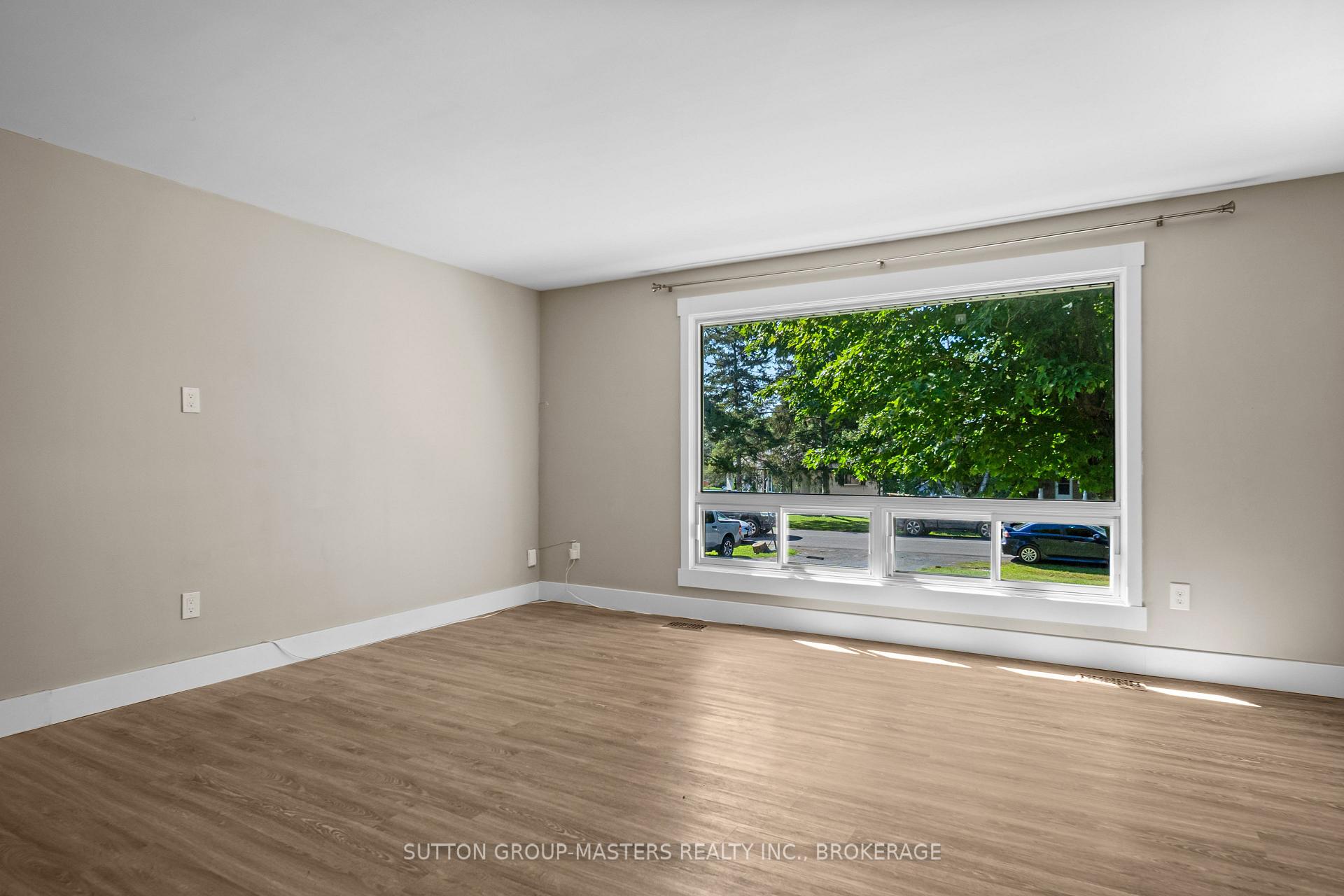 Photo 6 of 46 Morden Crescent, Loyalist, Amherstview — HOMEH