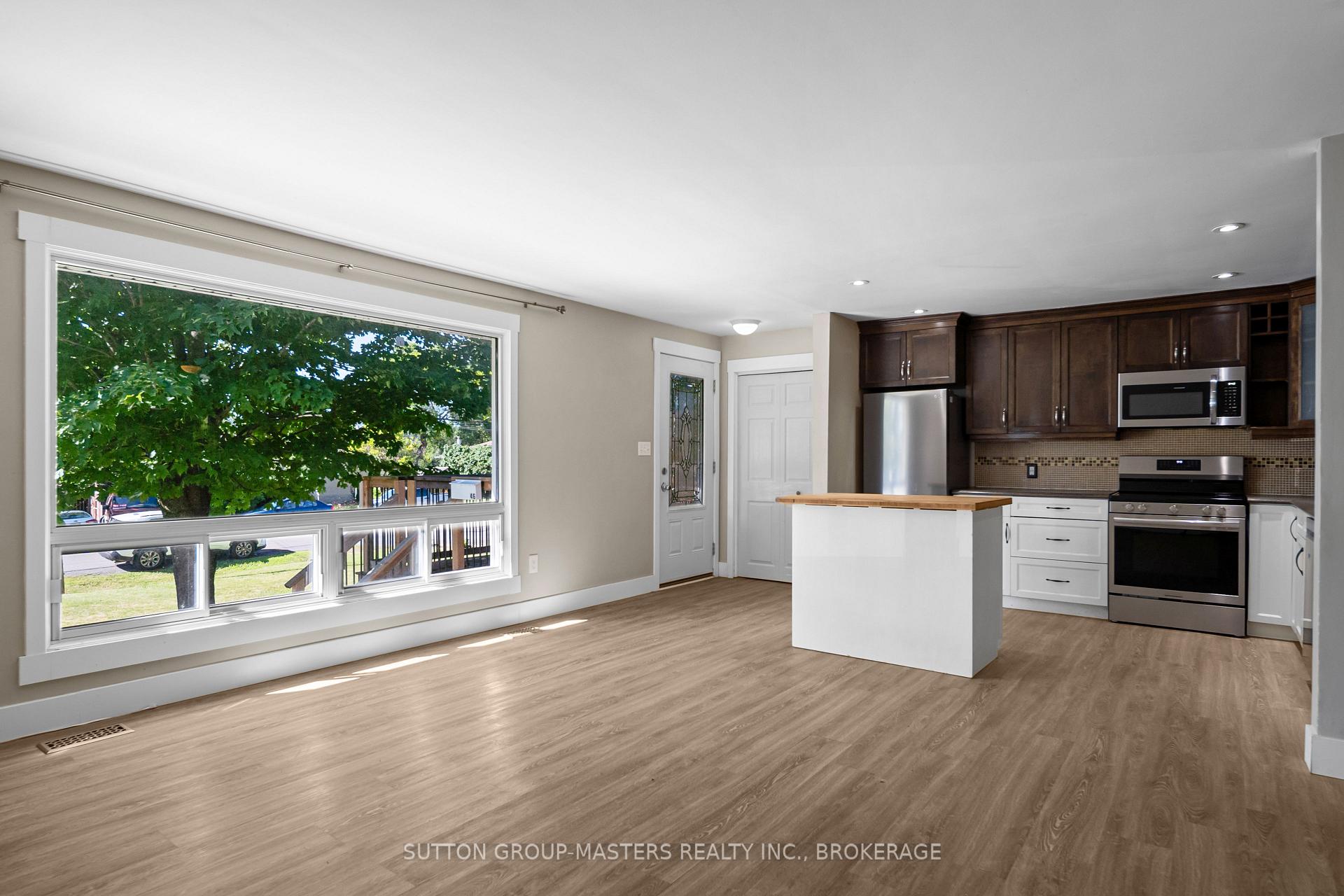 Photo 7 of 46 Morden Crescent, Loyalist, Amherstview — HOMEH