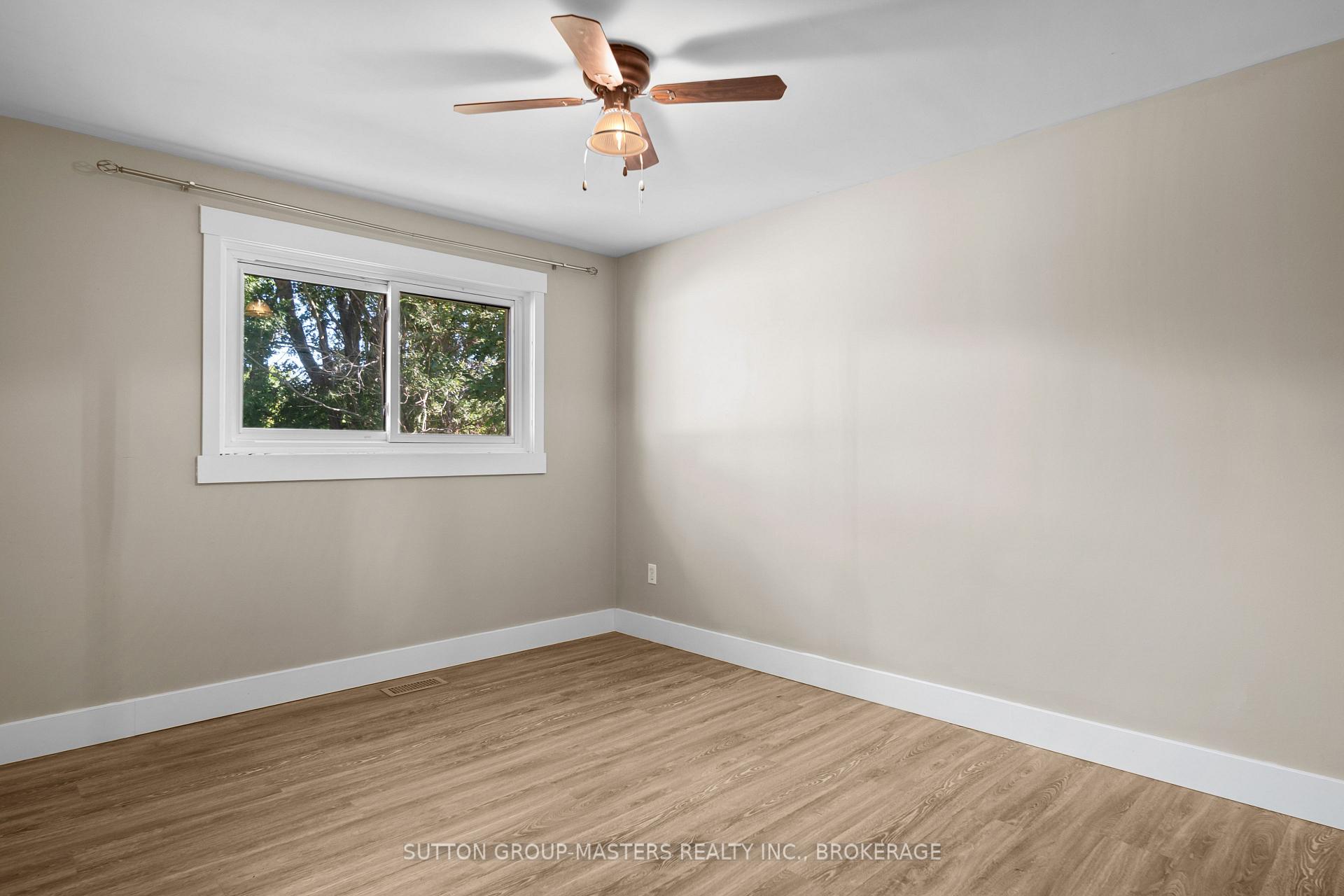 Photo 16 of 46 Morden Crescent, Loyalist, Amherstview — HOMEH