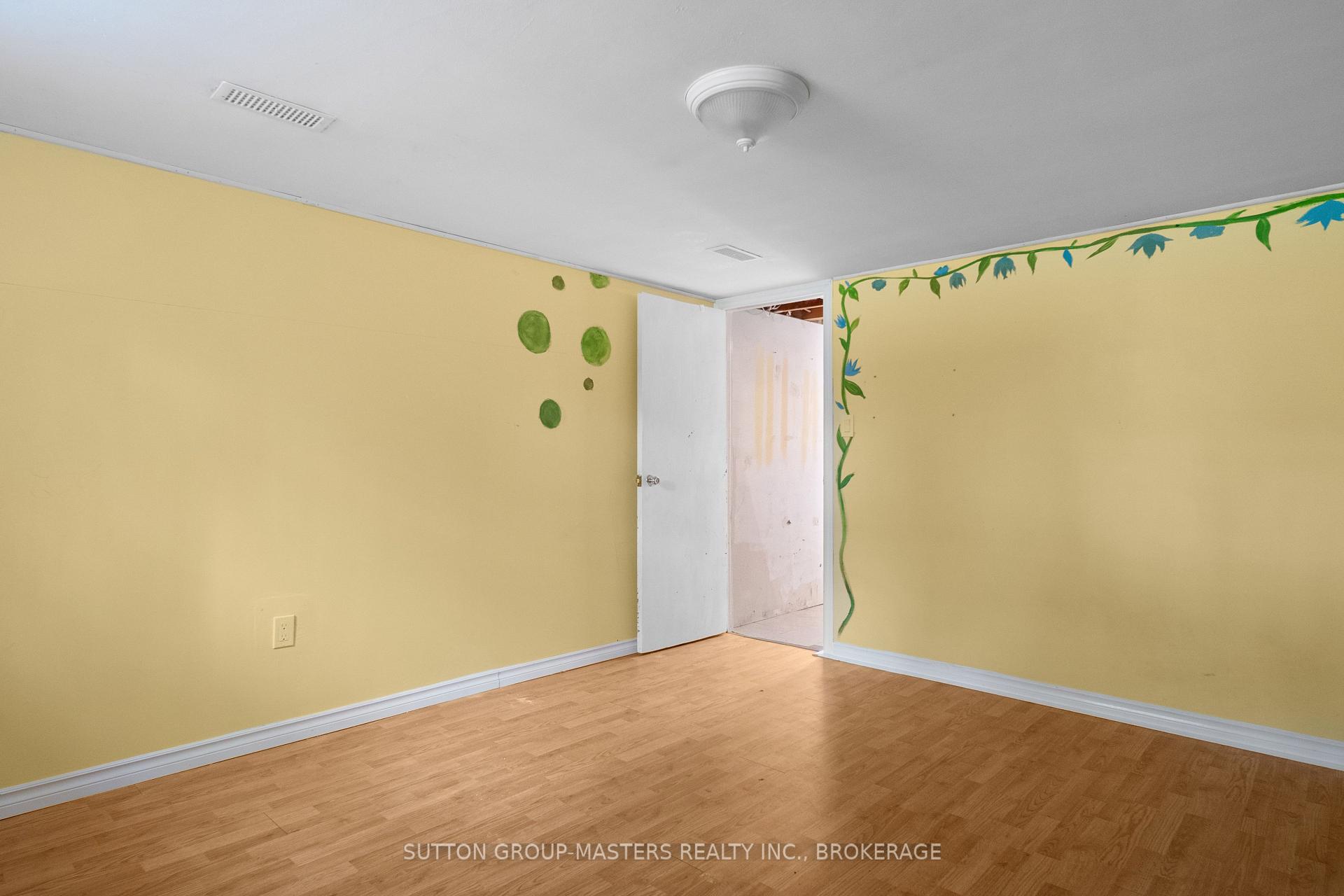 Photo 21 of 46 Morden Crescent, Loyalist, Amherstview — HOMEH