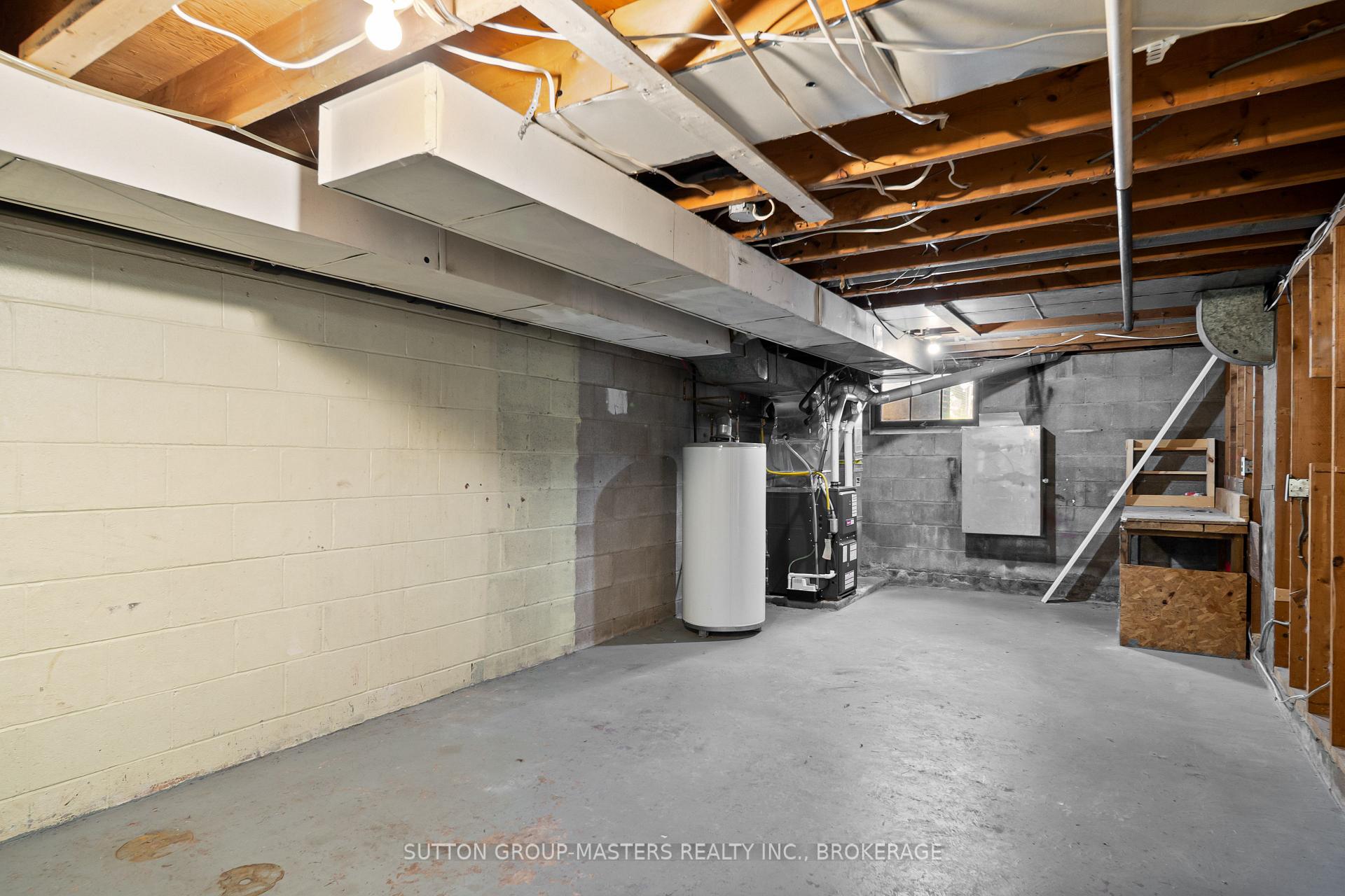 Photo 23 of 46 Morden Crescent, Loyalist, Amherstview — HOMEH