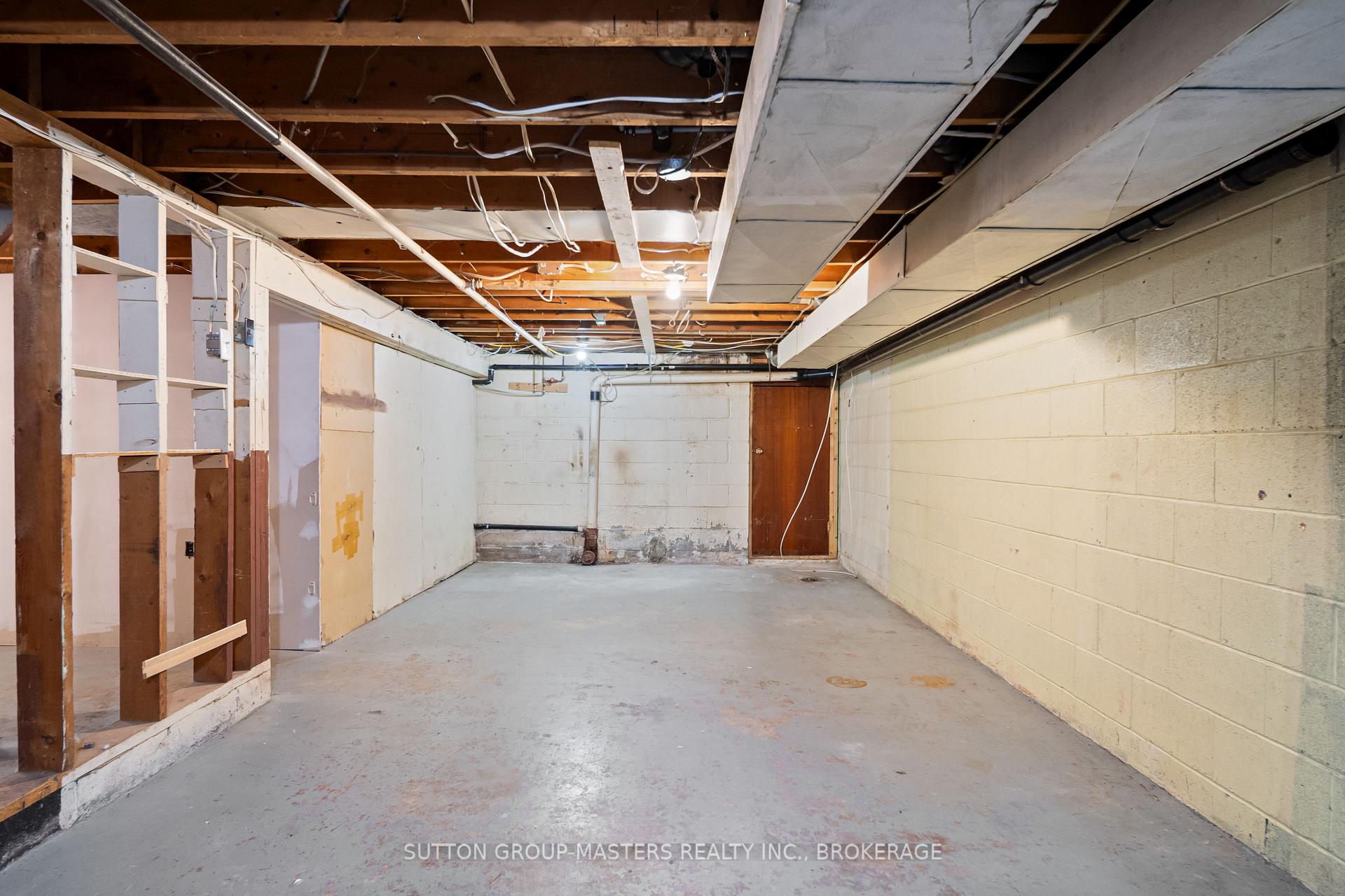 Photo 24 of 46 Morden Crescent, Loyalist, Amherstview — HOMEH