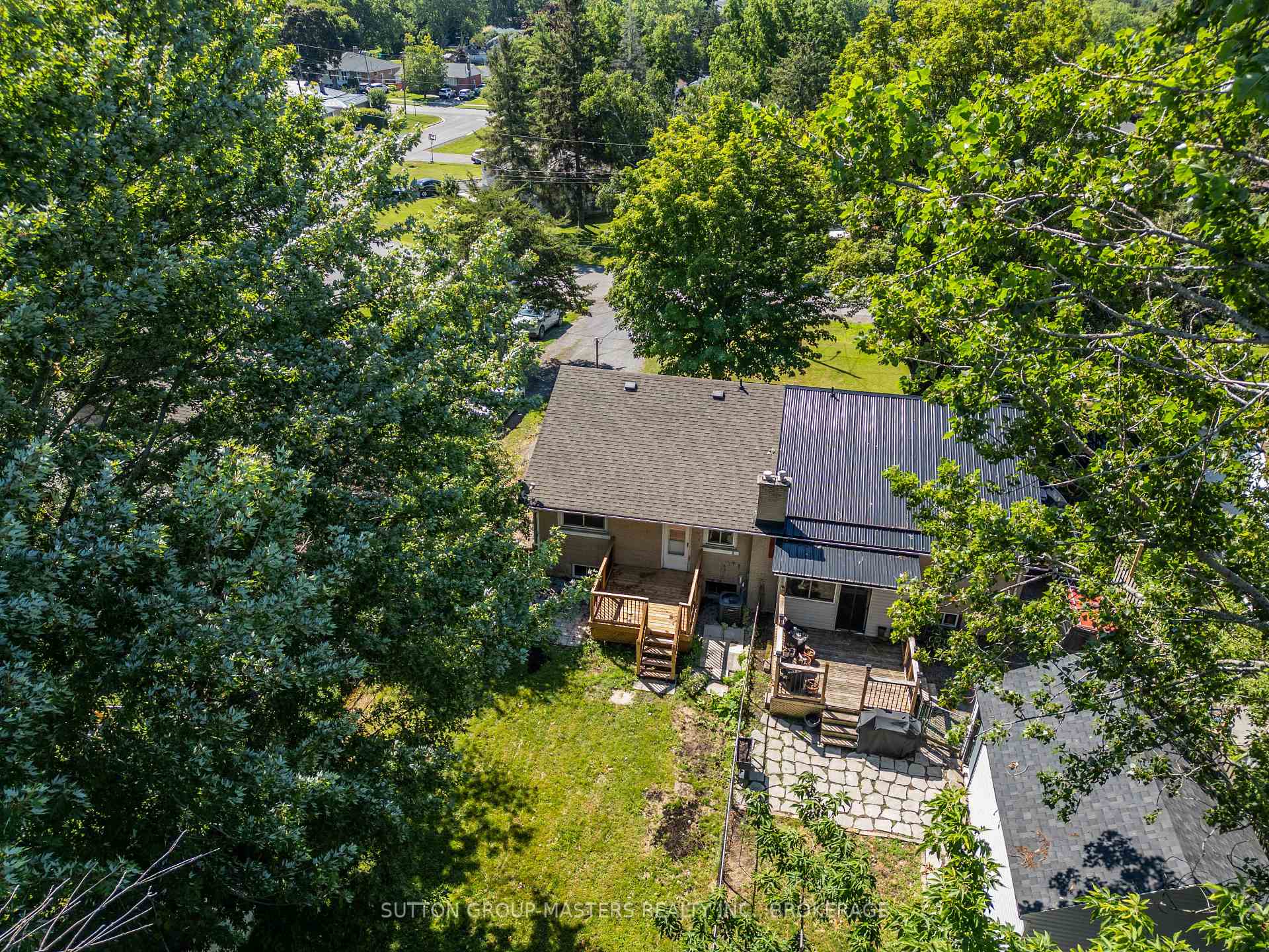 Photo 30 of 46 Morden Crescent, Loyalist, Amherstview — HOMEH