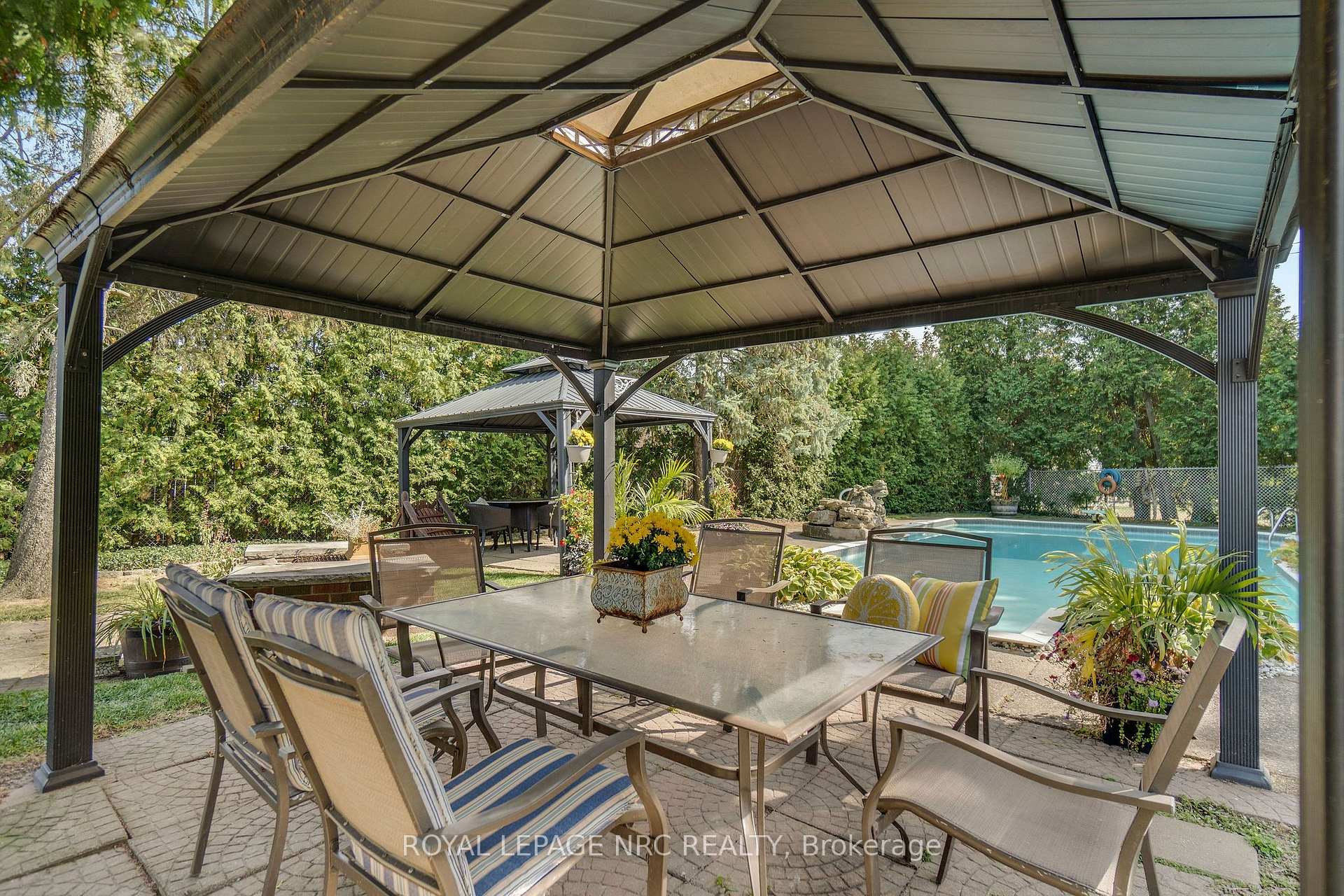 Photo 6 of 6511 Riall Street, Niagara Falls, Stamford — HOMEH