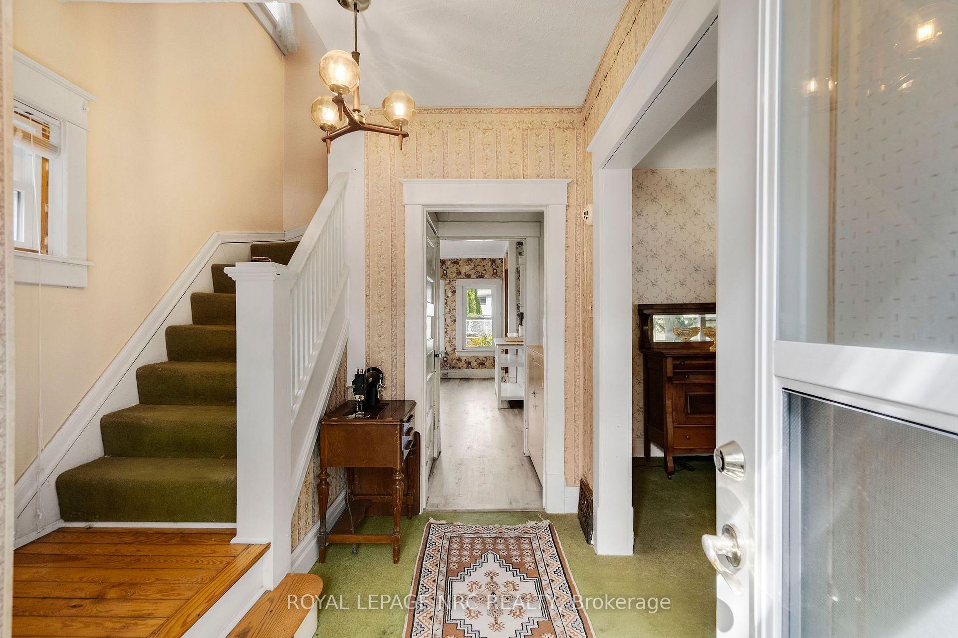 Photo 13 of 6511 Riall Street, Niagara Falls, Stamford — HOMEH