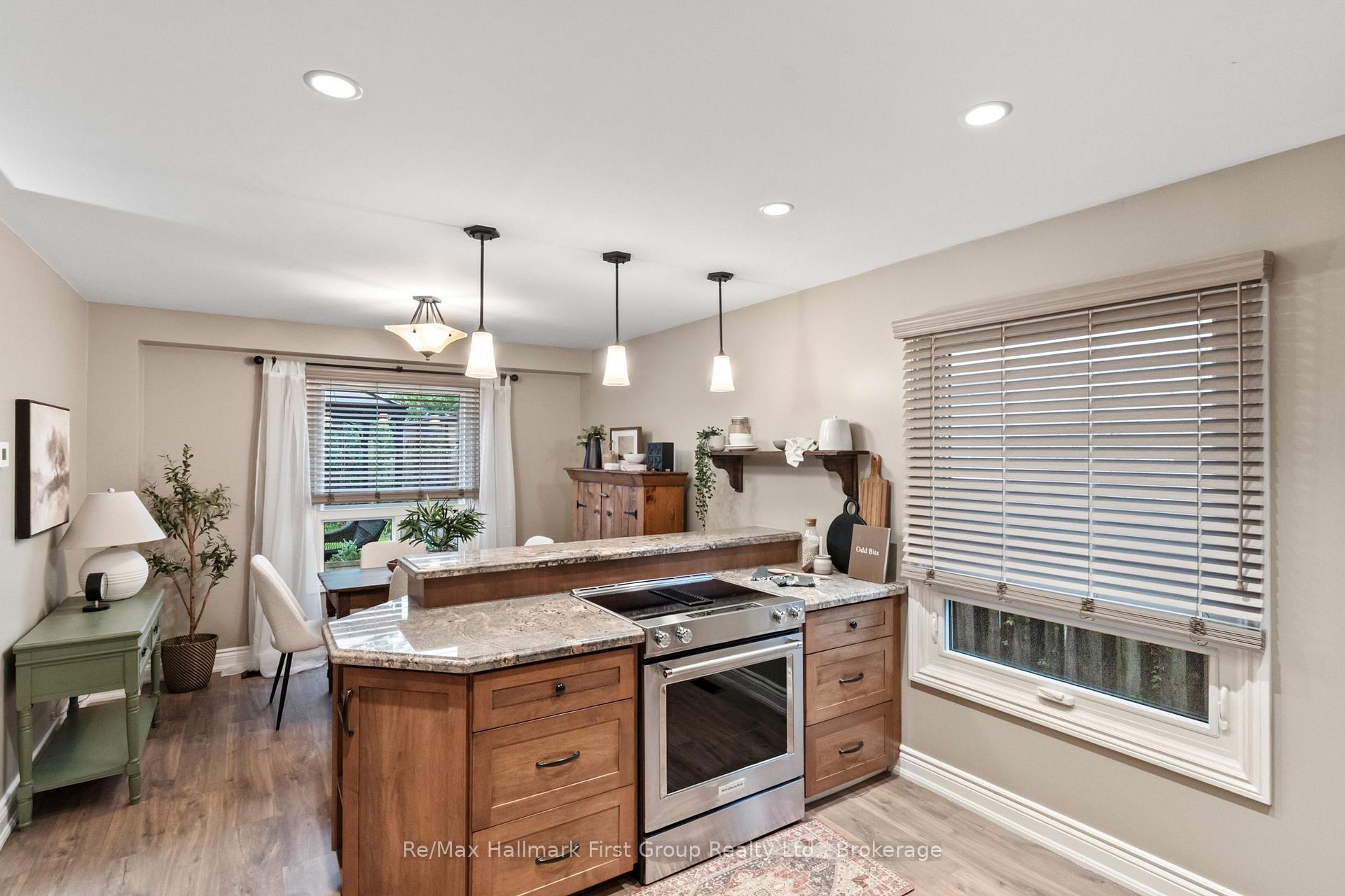 Photo 14 of 100 Rice Drive, Whitby, Pringle Creek — HOMEH