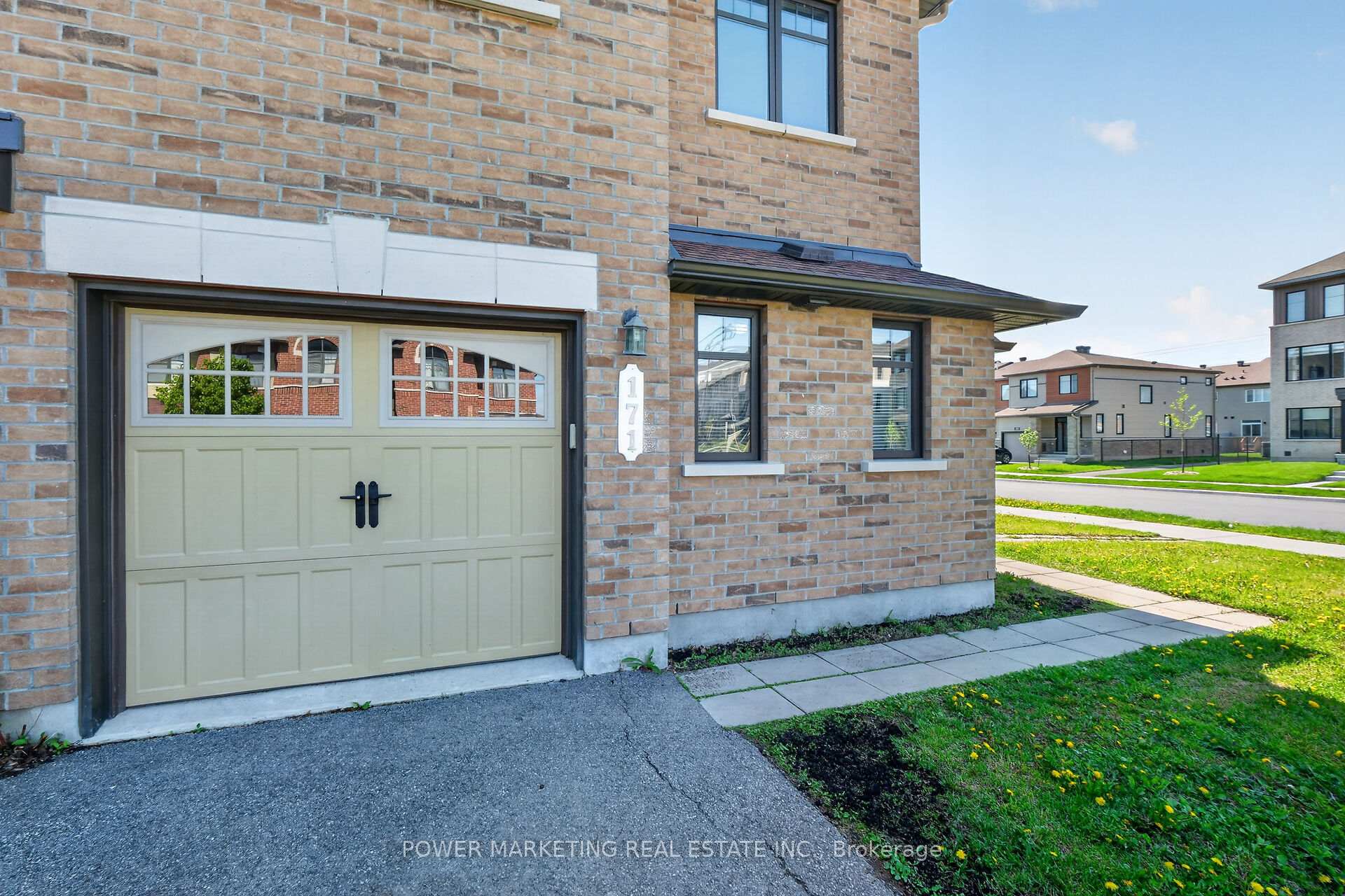 Photo 4 of 171 Lerta Way, Ottawa, Avalon West — HOMEH