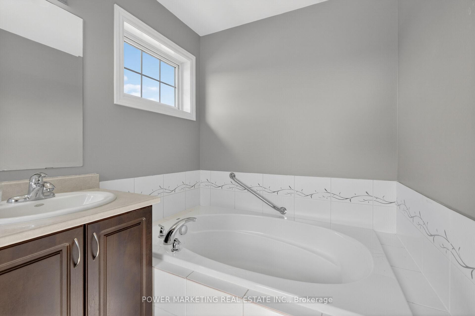 Photo 35 of 171 Lerta Way, Ottawa, Avalon West — HOMEH