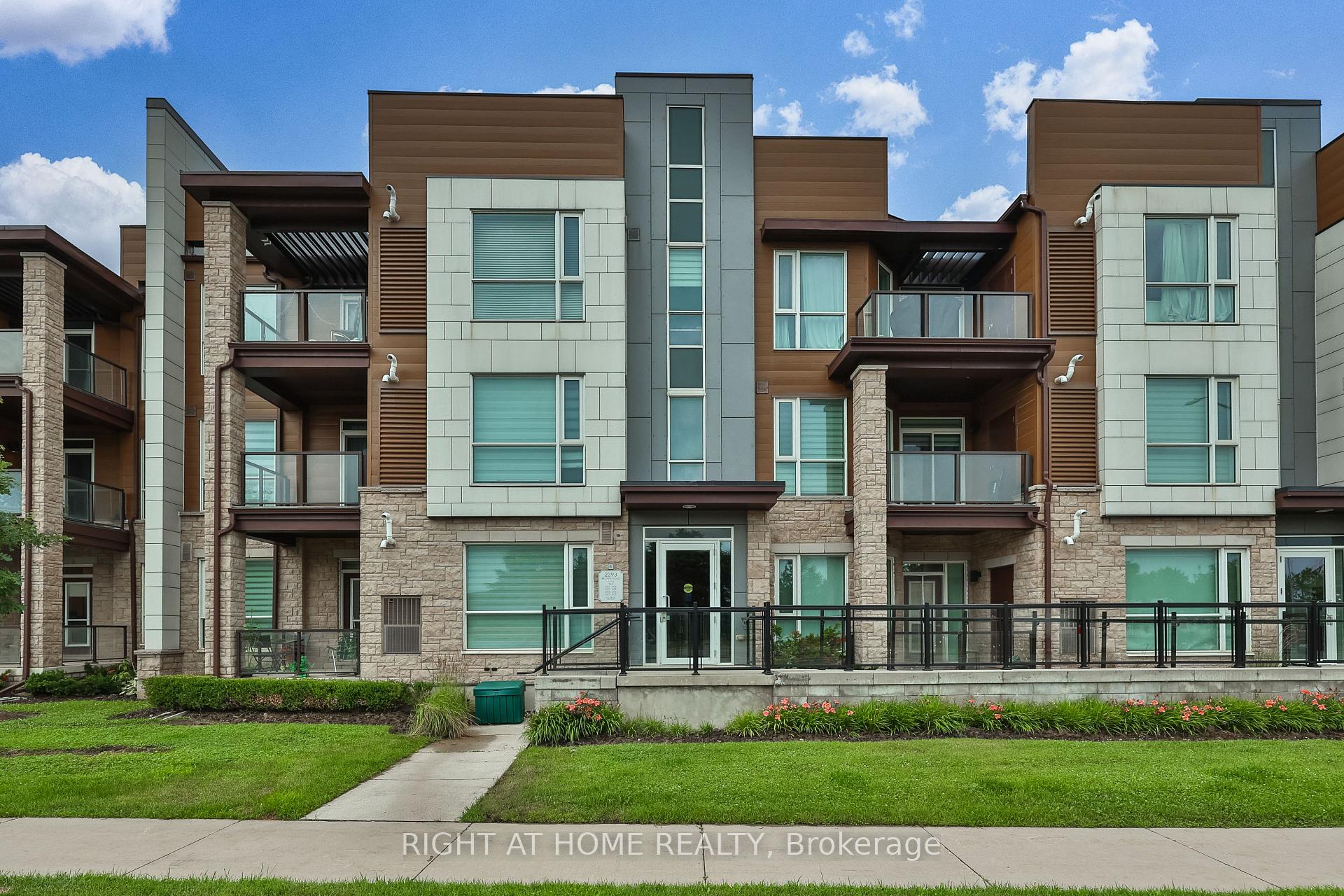 Photo 2 of Unit 308, 2393 Bronte Road, Oakville, Westmount — HOMEH