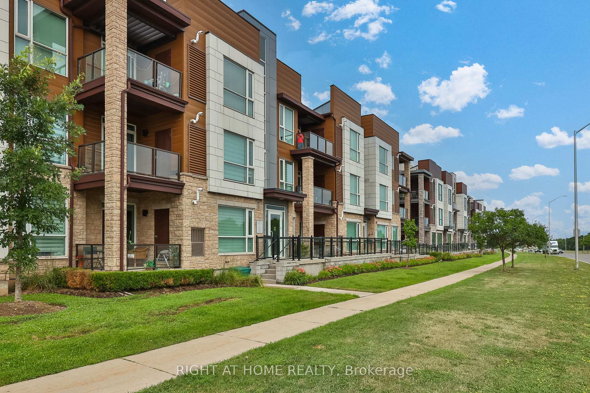 Photo 3 of Unit 308, 2393 Bronte Road, Oakville, Westmount — HOMEH