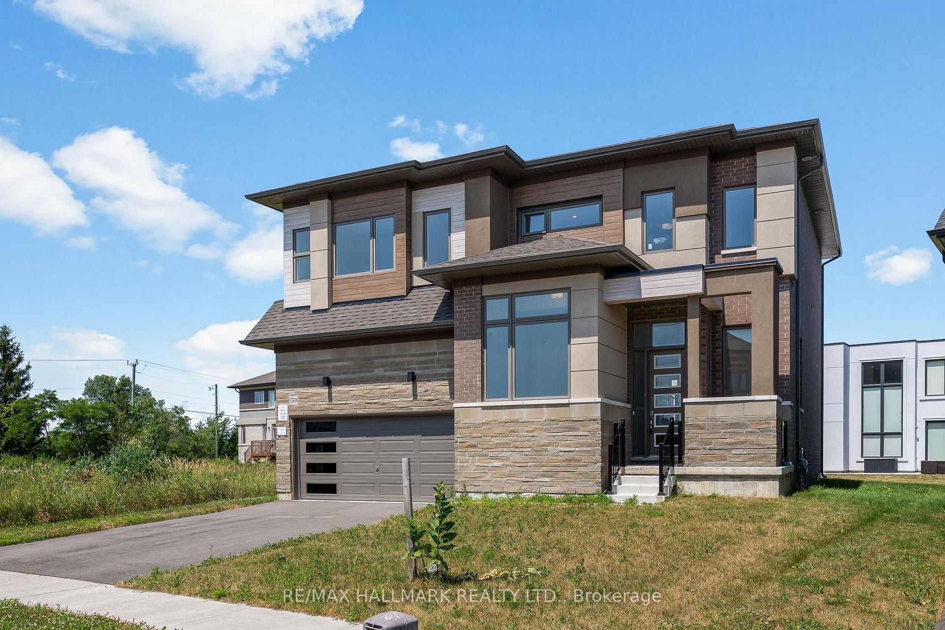 Photo of 3769 Sunbank Crescent