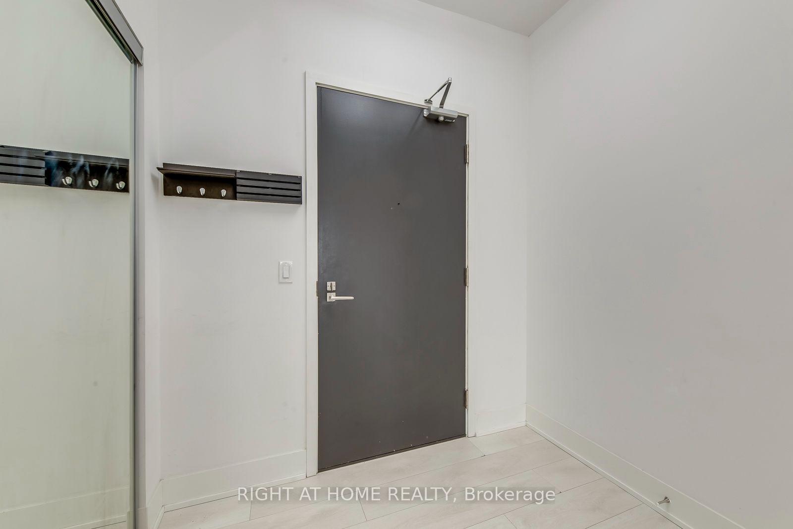 Photo 5 of Unit 3202, 2916 Highway 7 Road, Vaughan, Concord — HOMEH