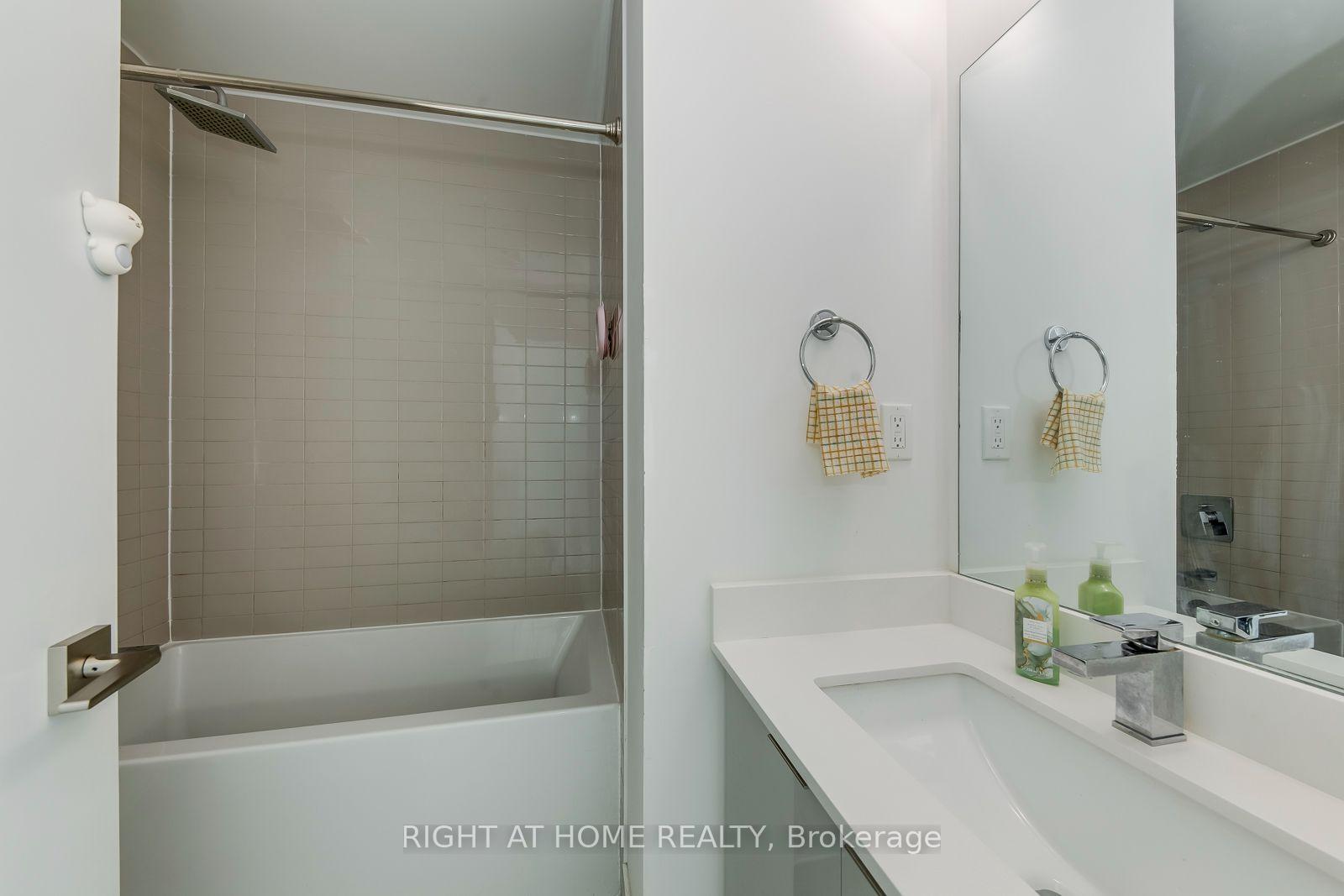 Photo 22 of Unit 3202, 2916 Highway 7 Road, Vaughan, Concord — HOMEH