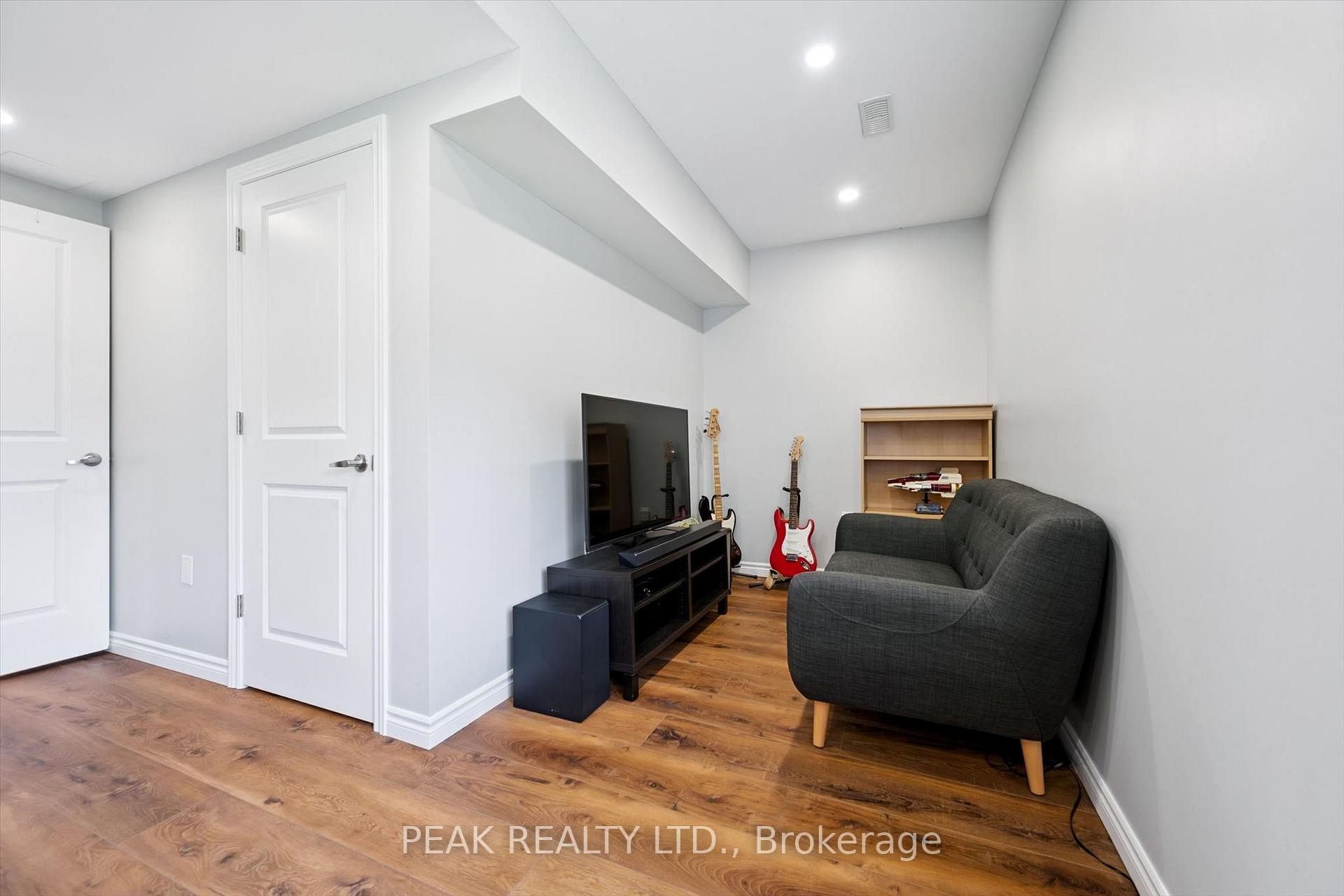 Photo 10 of 532 Wismer Street, Waterloo, Kiwanis Park — HOMEH