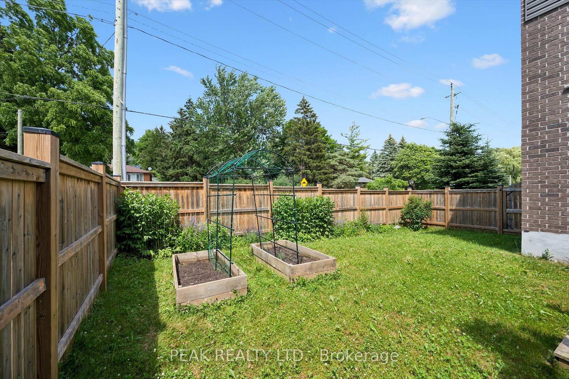 Photo 38 of 532 Wismer Street, Waterloo, Kiwanis Park — HOMEH