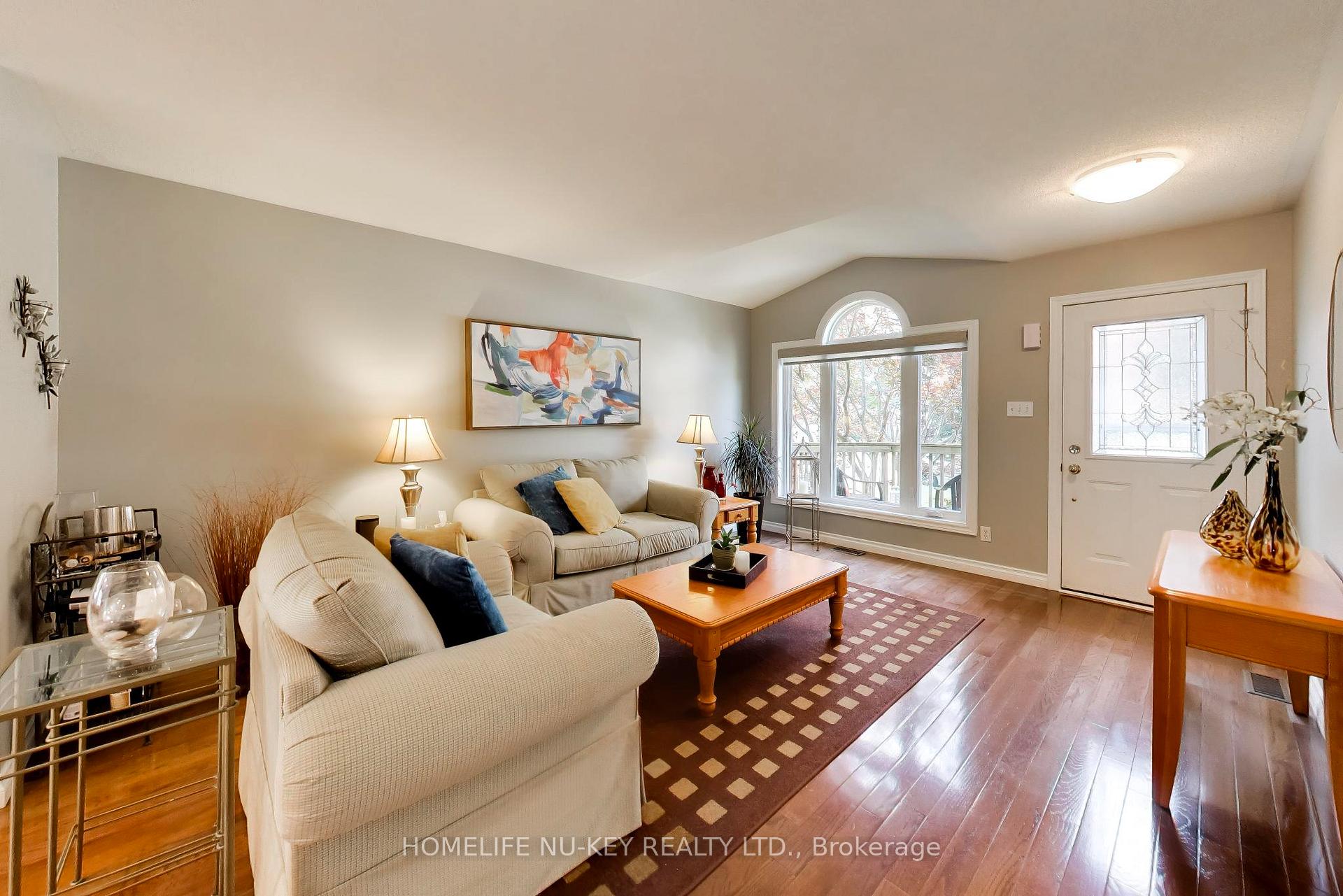 Photo 8 of 9 Monique Crescent, Barrie, East Bayfield — HOMEH